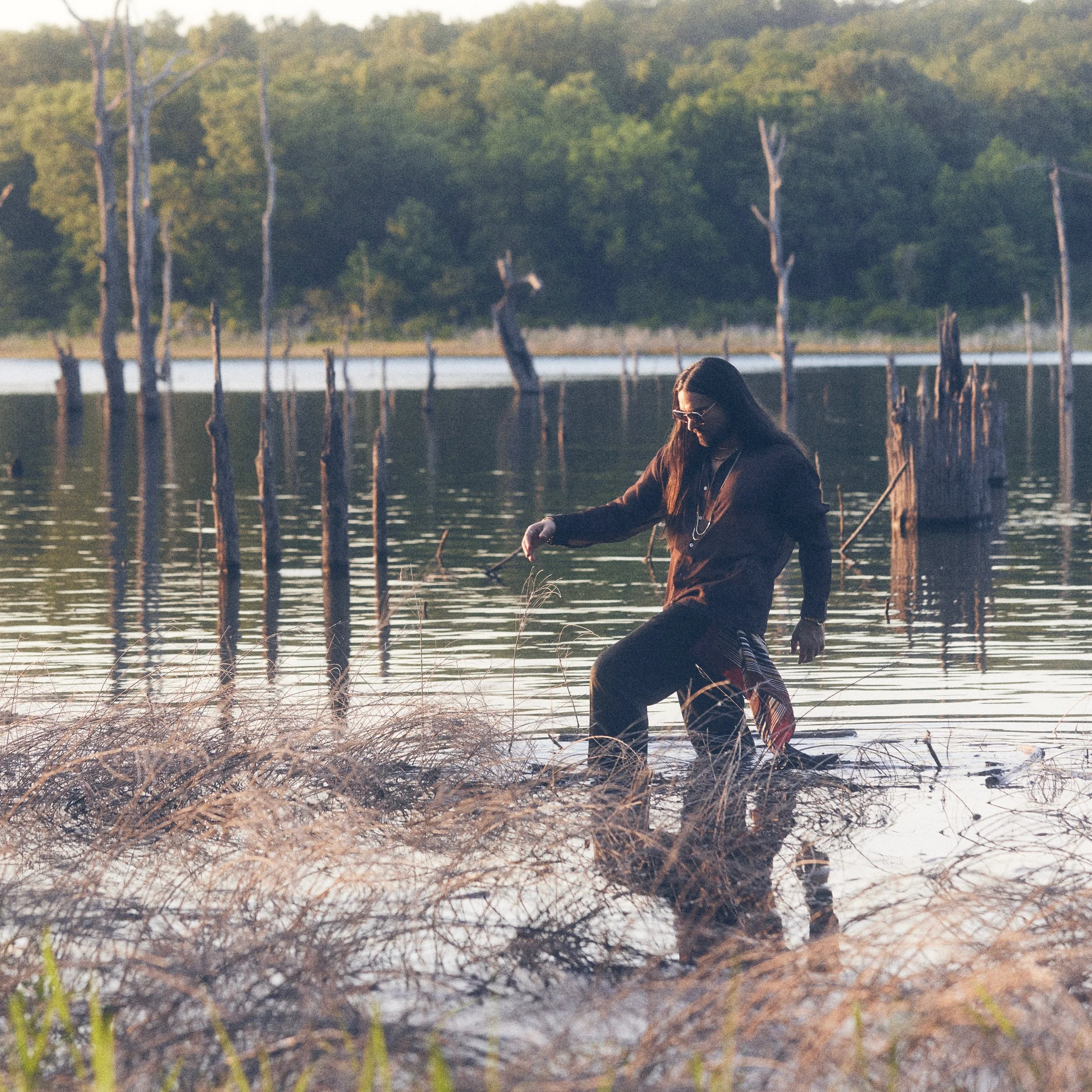 Johnny Murrell shines bright on an uplifting single, "May Gray, June Gloom"