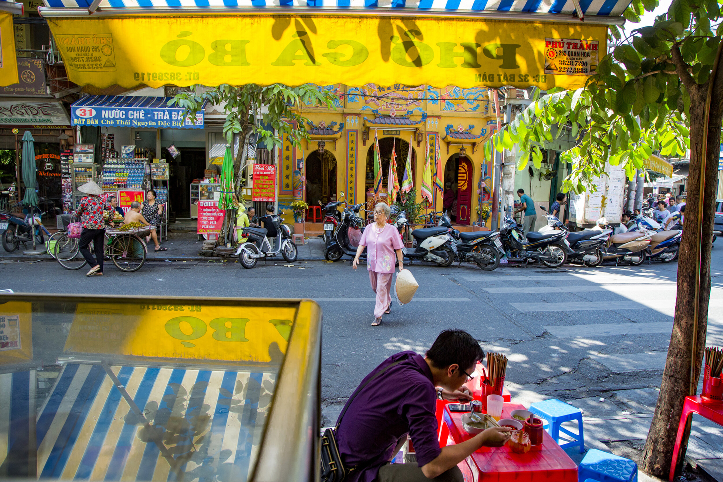 Select_Catherine-Karnow-Vietnam_Hanoi_Food_02440-2_BEST.JPG.JPG