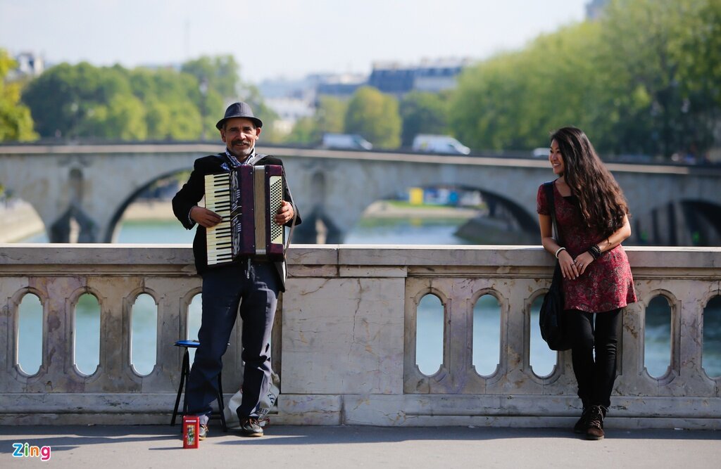 Paris9_zing.jpg
