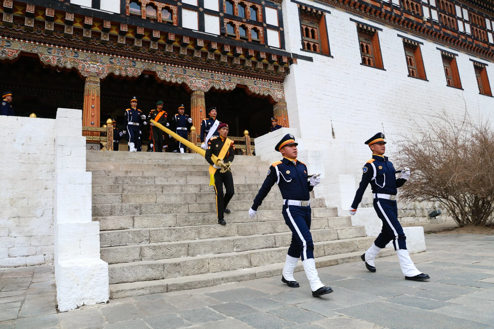 Bhutan - Nghi thức hạ cờ độc đáo ở cung điện hoàng gia Bhutan ...
