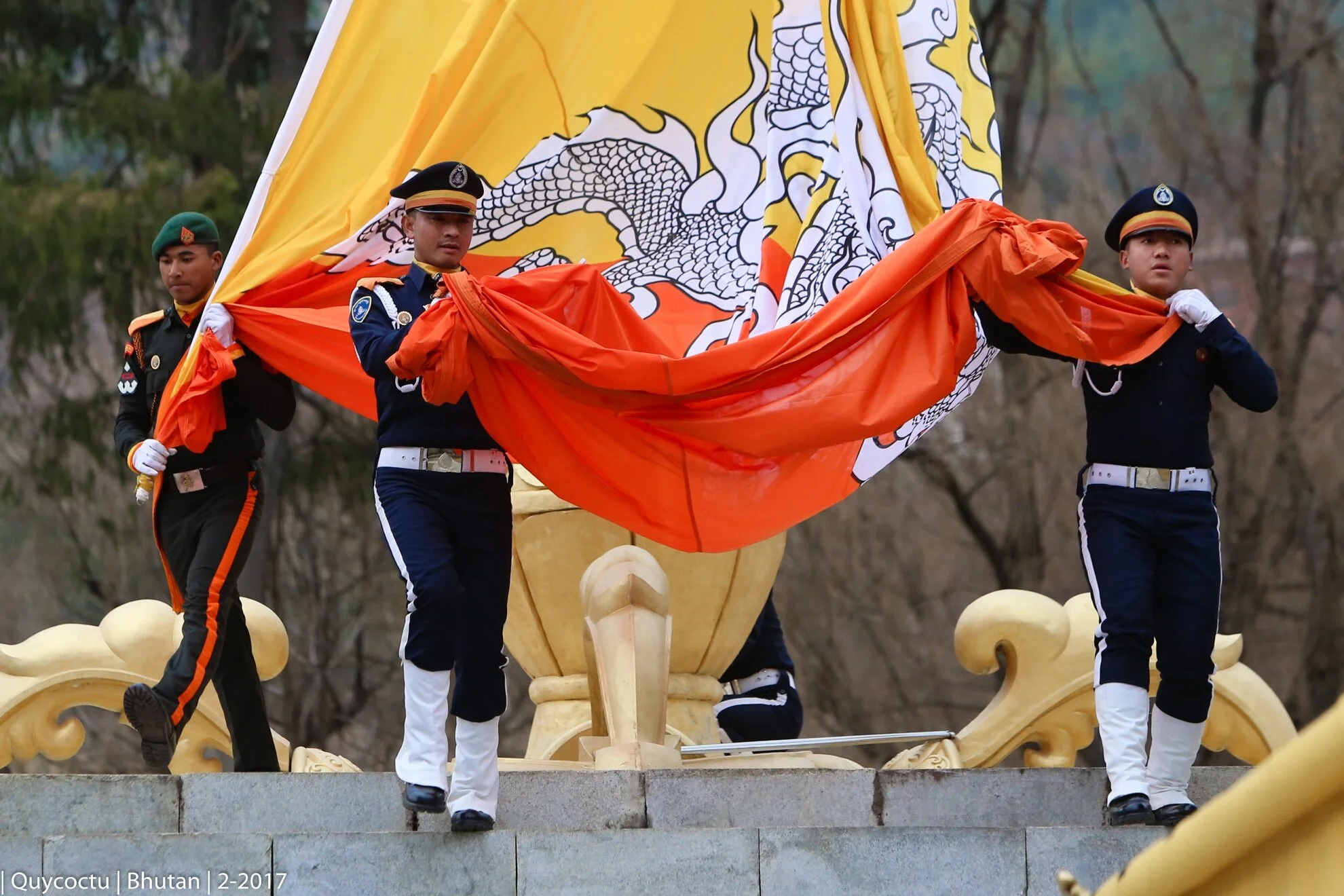 Bhutan - Nghi thức hạ cờ độc đáo ở cung điện hoàng gia Bhutan ...