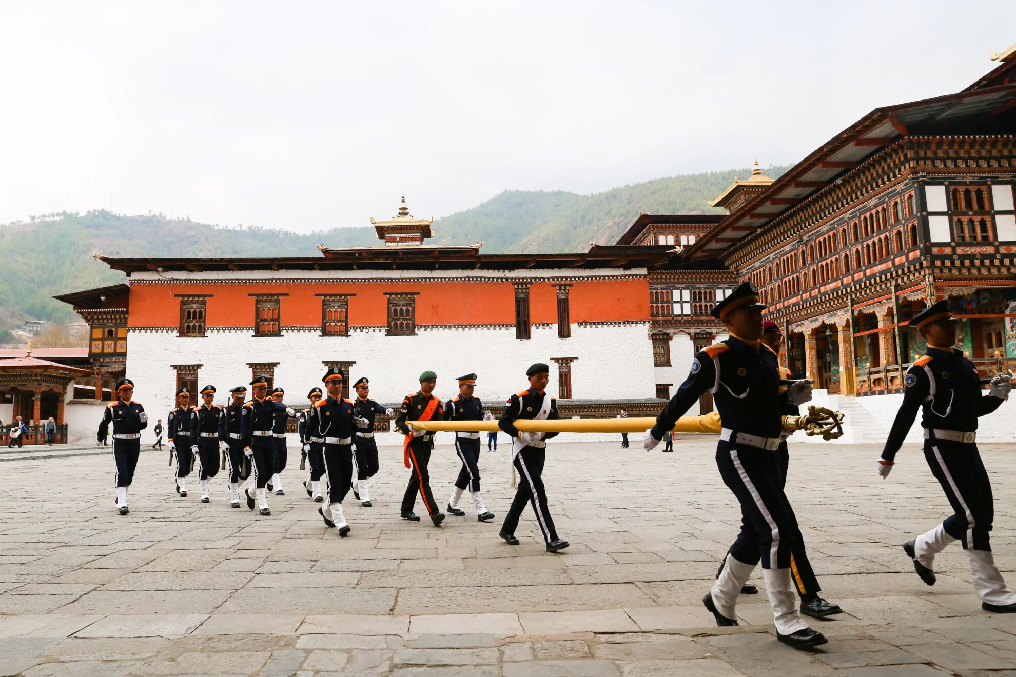 Bhutan - Nghi thức hạ cờ độc đáo ở cung điện hoàng gia Bhutan ...