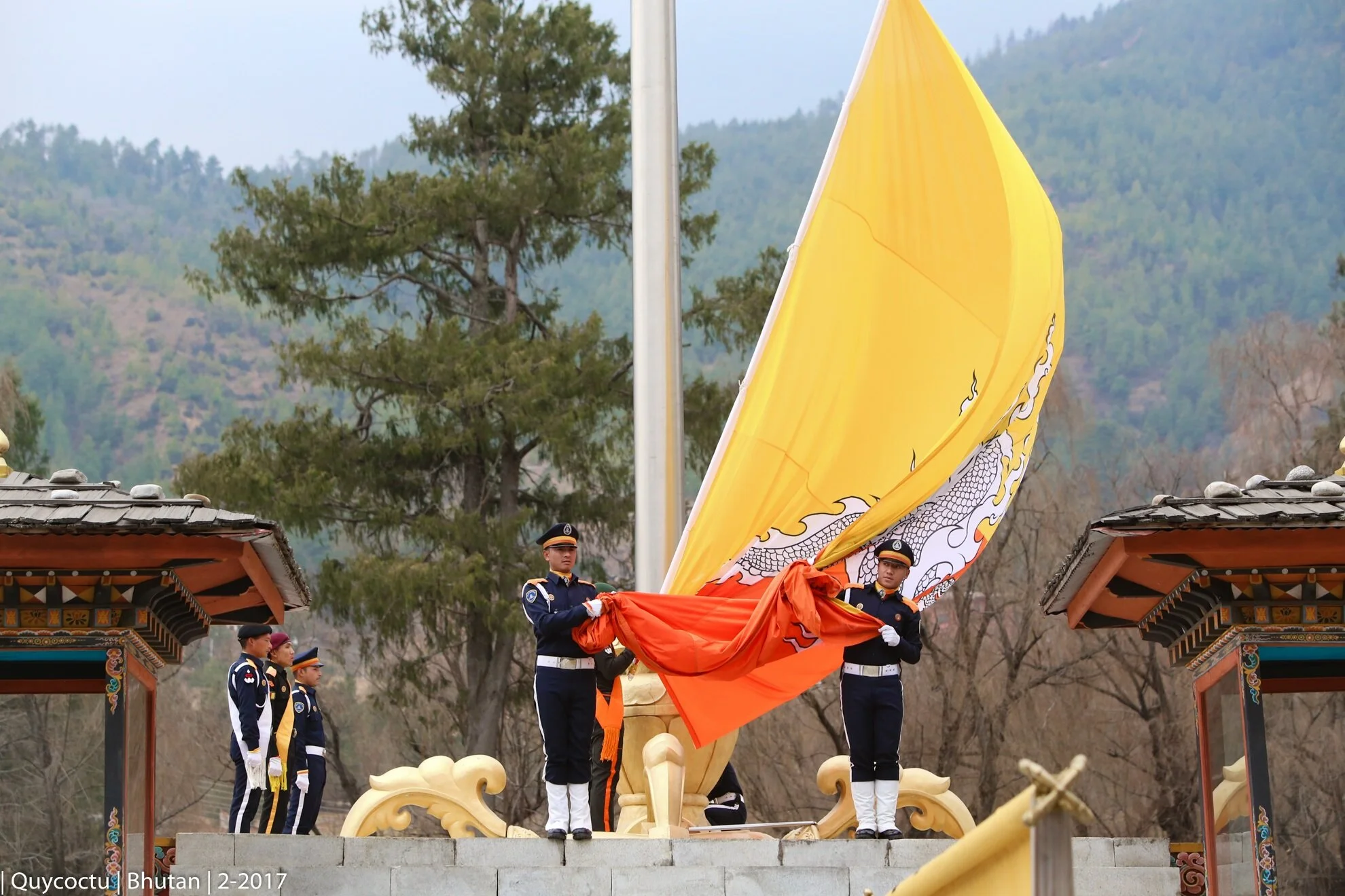 Bhutan - Nghi thức hạ cờ độc đáo ở cung điện hoàng gia Bhutan ...