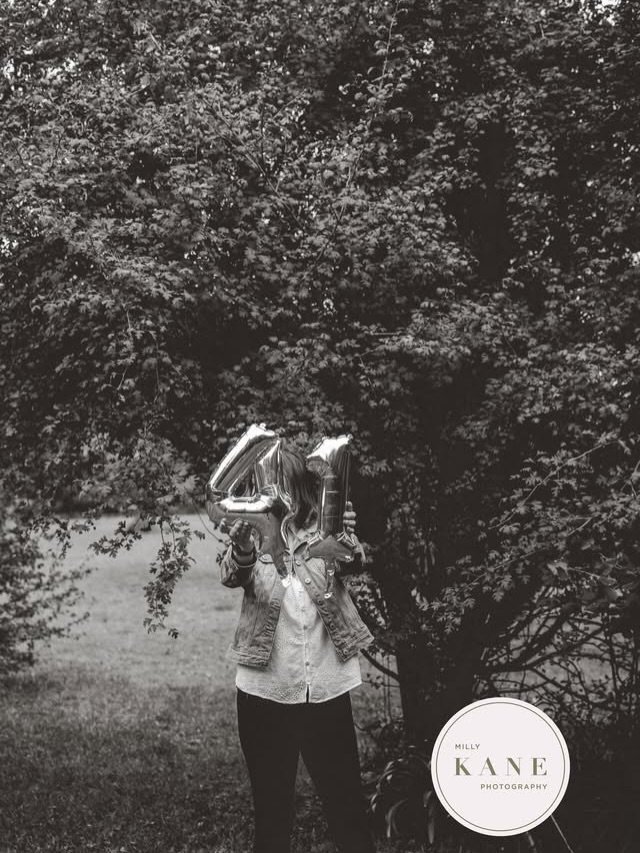The start of May marks 9 years in business for me and 41 laps around the sun! This was a last minute few snaps at one of my fav places - @the_foragers_cottage. 

Diesel turned 14 a few weeks prior and the balloons still happened to be up and floating