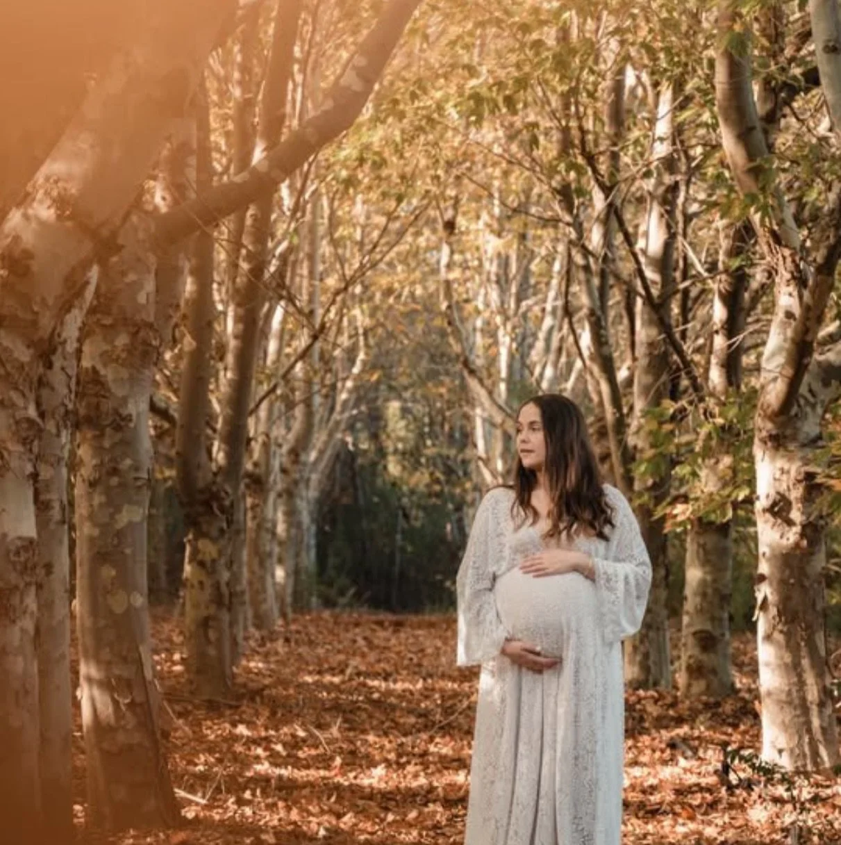 Maternity sessions 😍

Dress from my client wardrobe.

@the_foragers_cottage