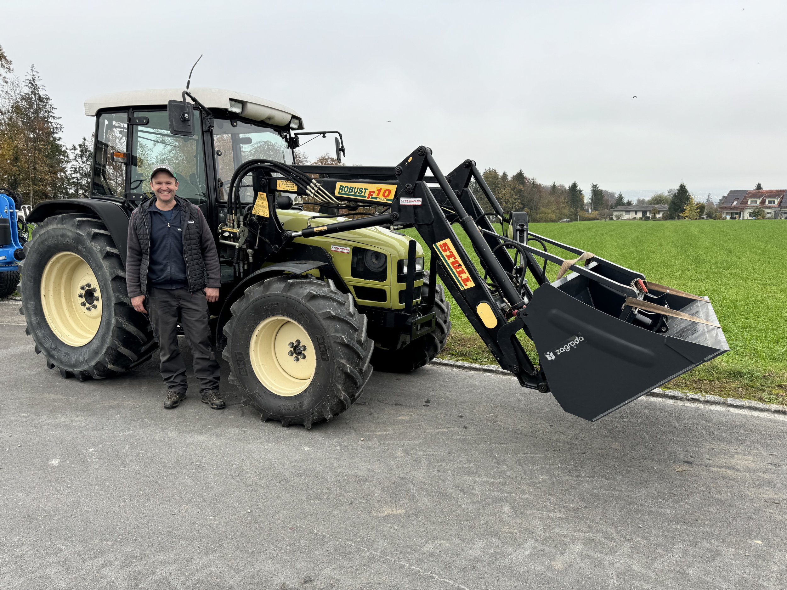 Hürlimann XA 607, Frontlader Stoll Robust