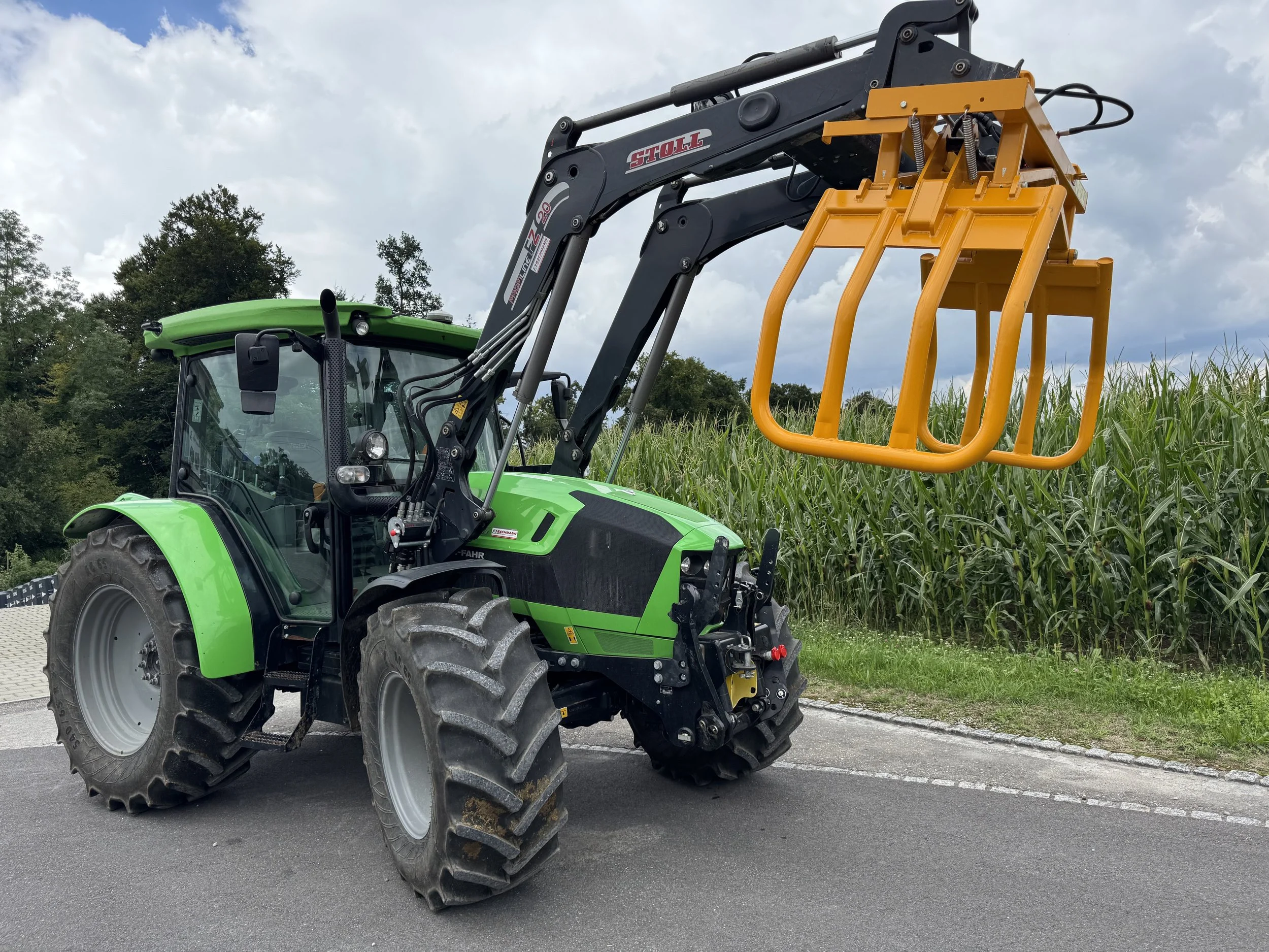 Stoll Robust FZ30, Frontlader
