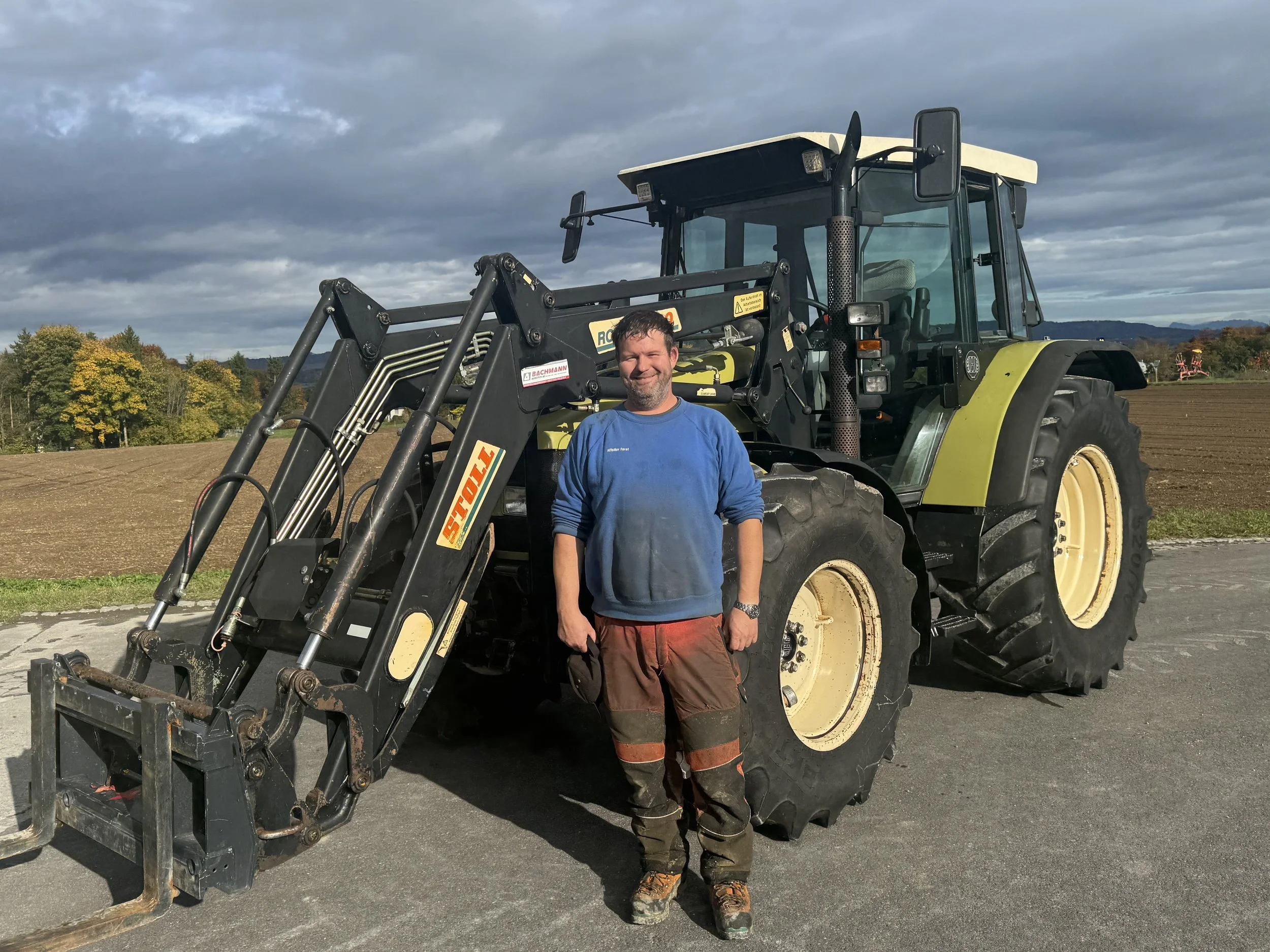 Hürlimann XT 910.4, Stoll Robust HDP30, Frontlader