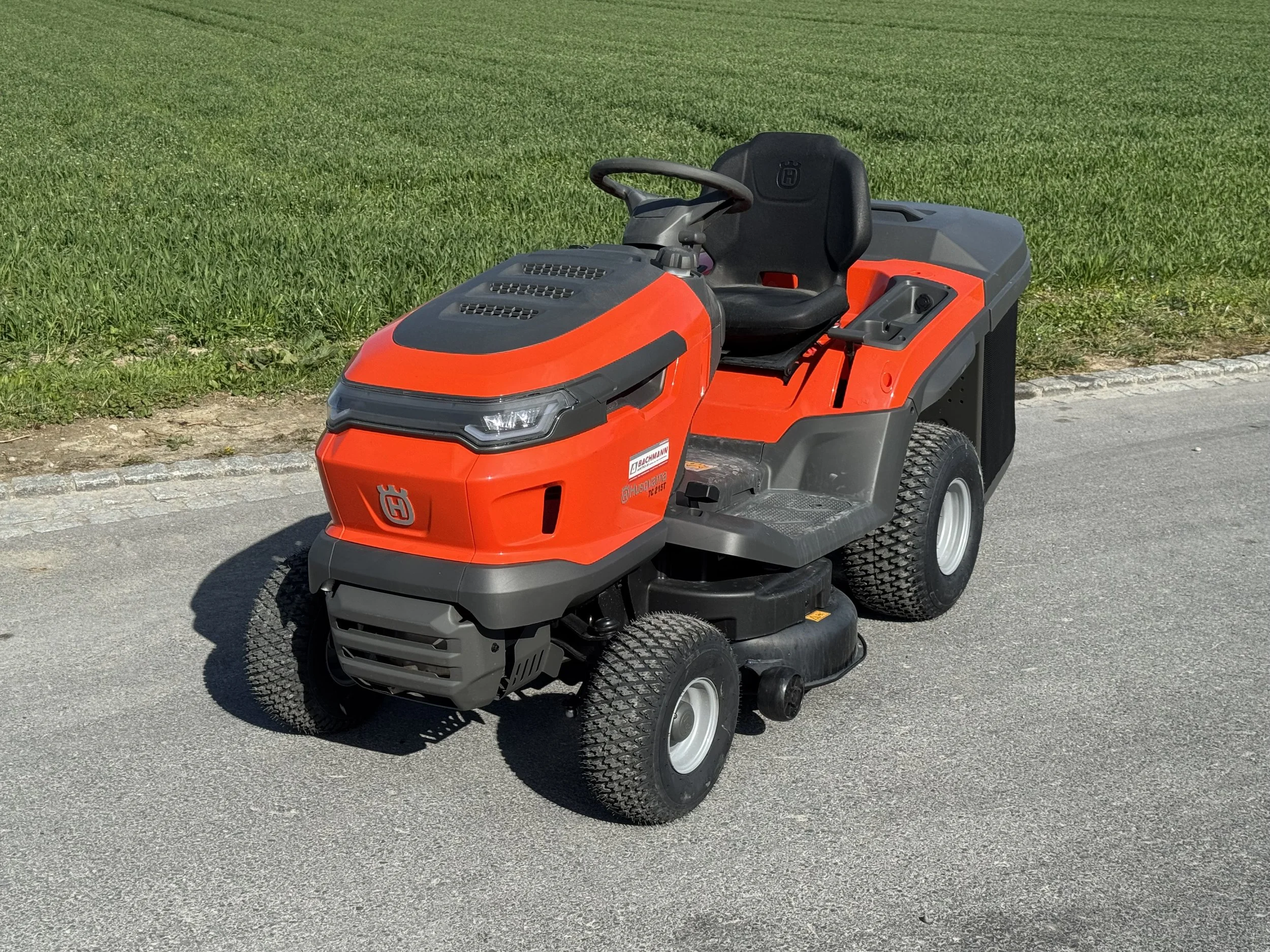 Husqvarna TC 215T 
