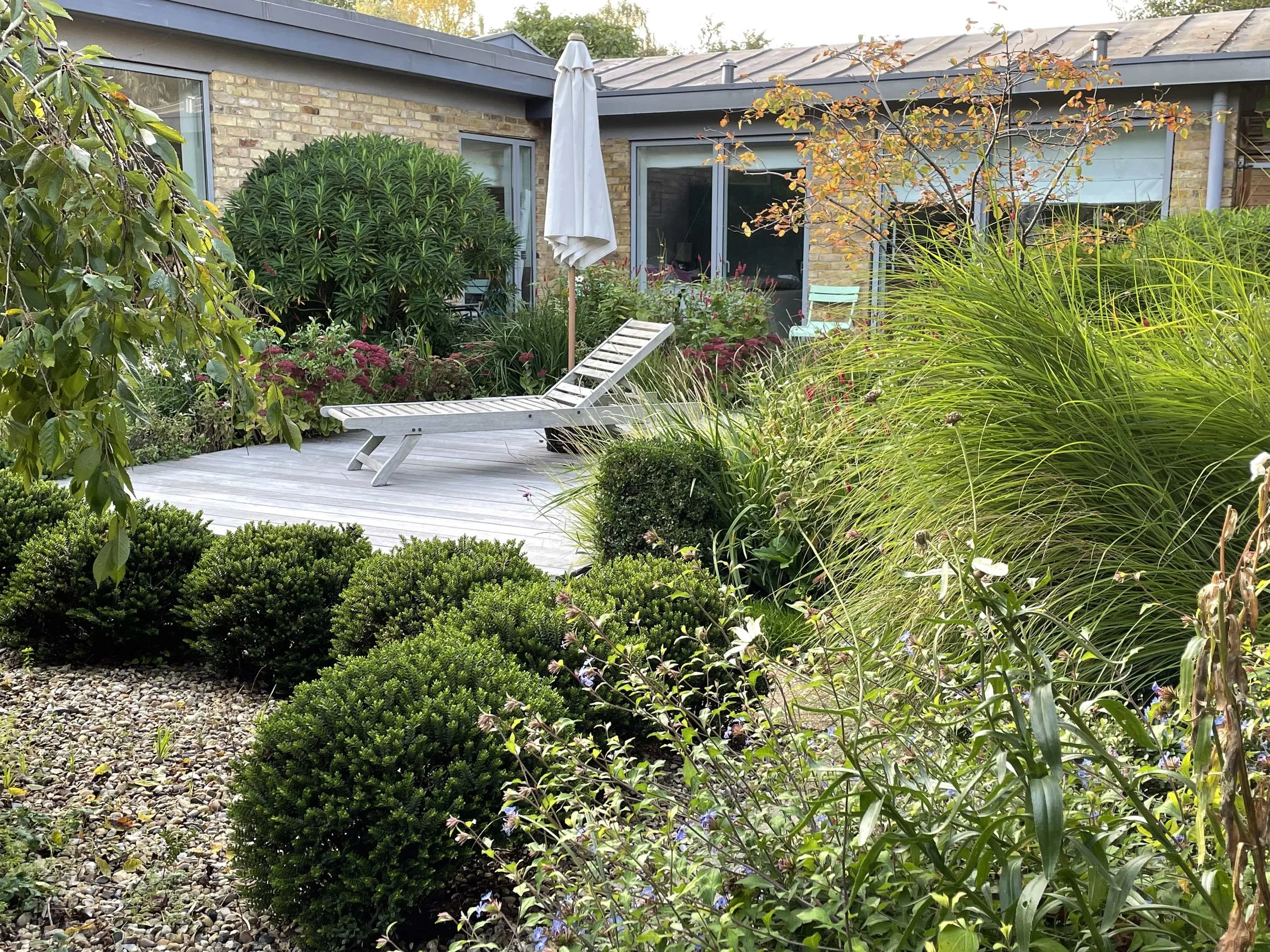 Lucy_Willcox_Garden_Design_Sun_Lounging_Deck.jpg