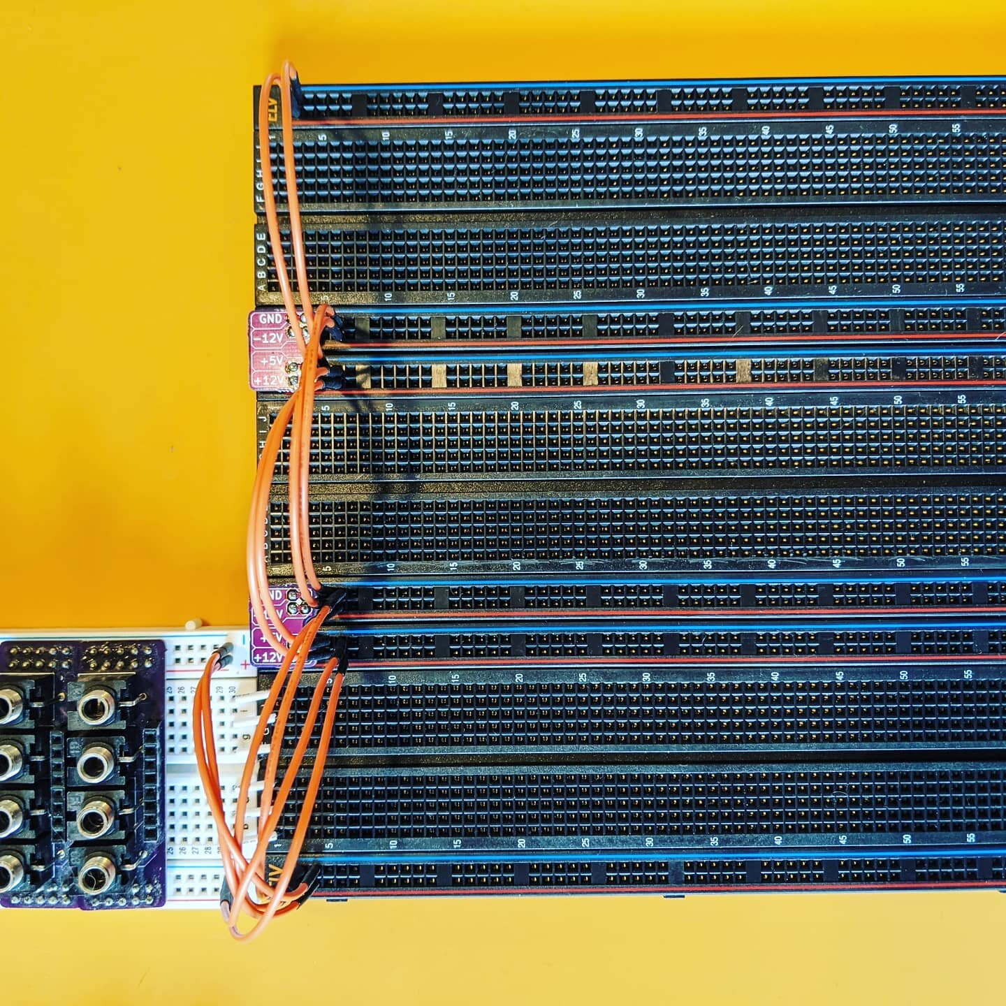 Ready to start a new prototype while I wait for PCBs to arrive. Pretty happy so far with these @elvelectrical boards. Going to try and expand on @ufos_im_moor 's oscillator design.

#eurorack #diyelectronics #breadboard #diy #modularsynth #moritzklei