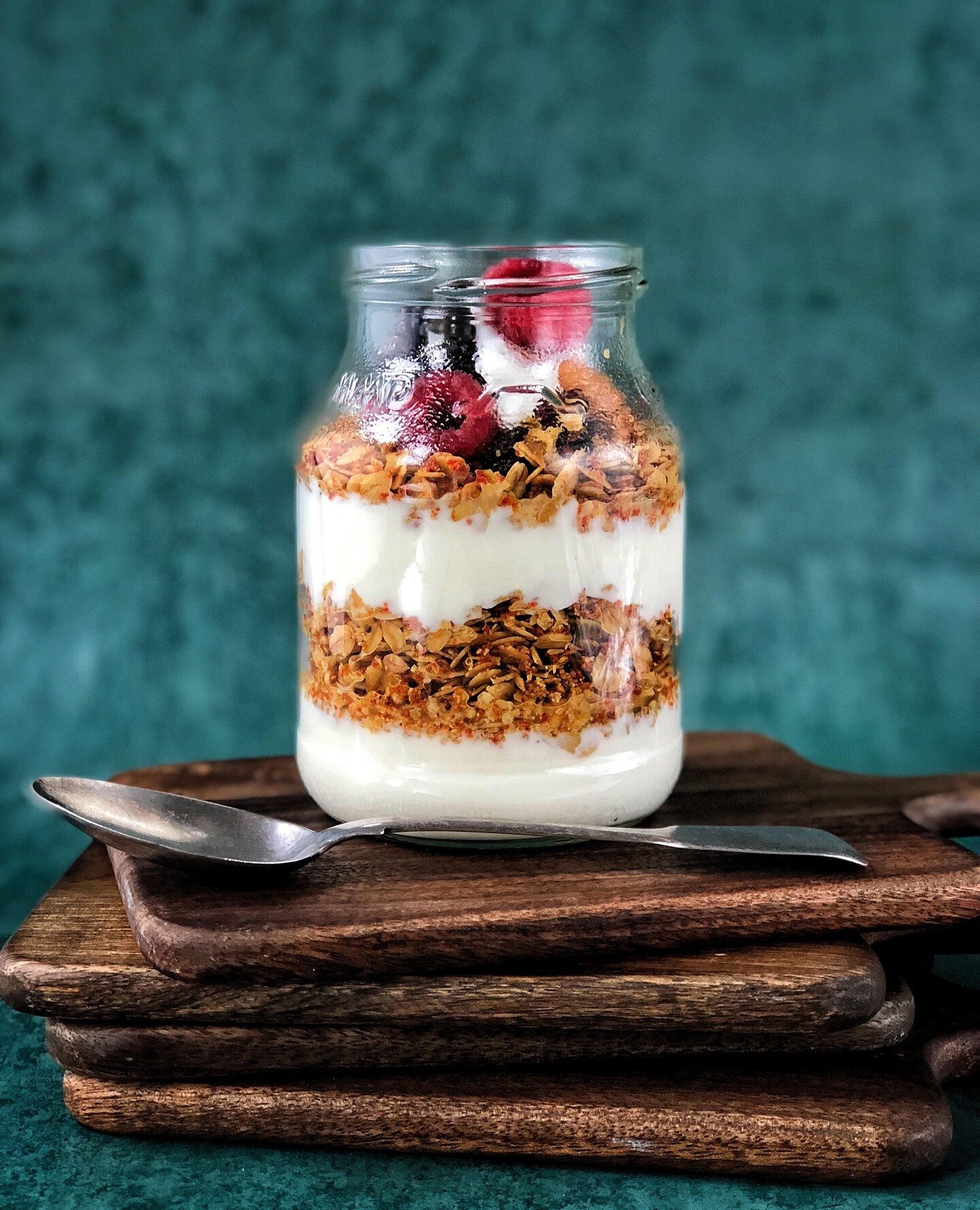 How do you eat your granola? ⁠
⁠
We like ours layered with @thedorsetdairyco greek yoghurt and topped with fresh berries! ⁠
⁠
#Risebakestore #Risemarketandbakery #Risebakes #Janesgrains #Granola #yoghurt  #breakfast #glutenfree #healthy #foodie #orga