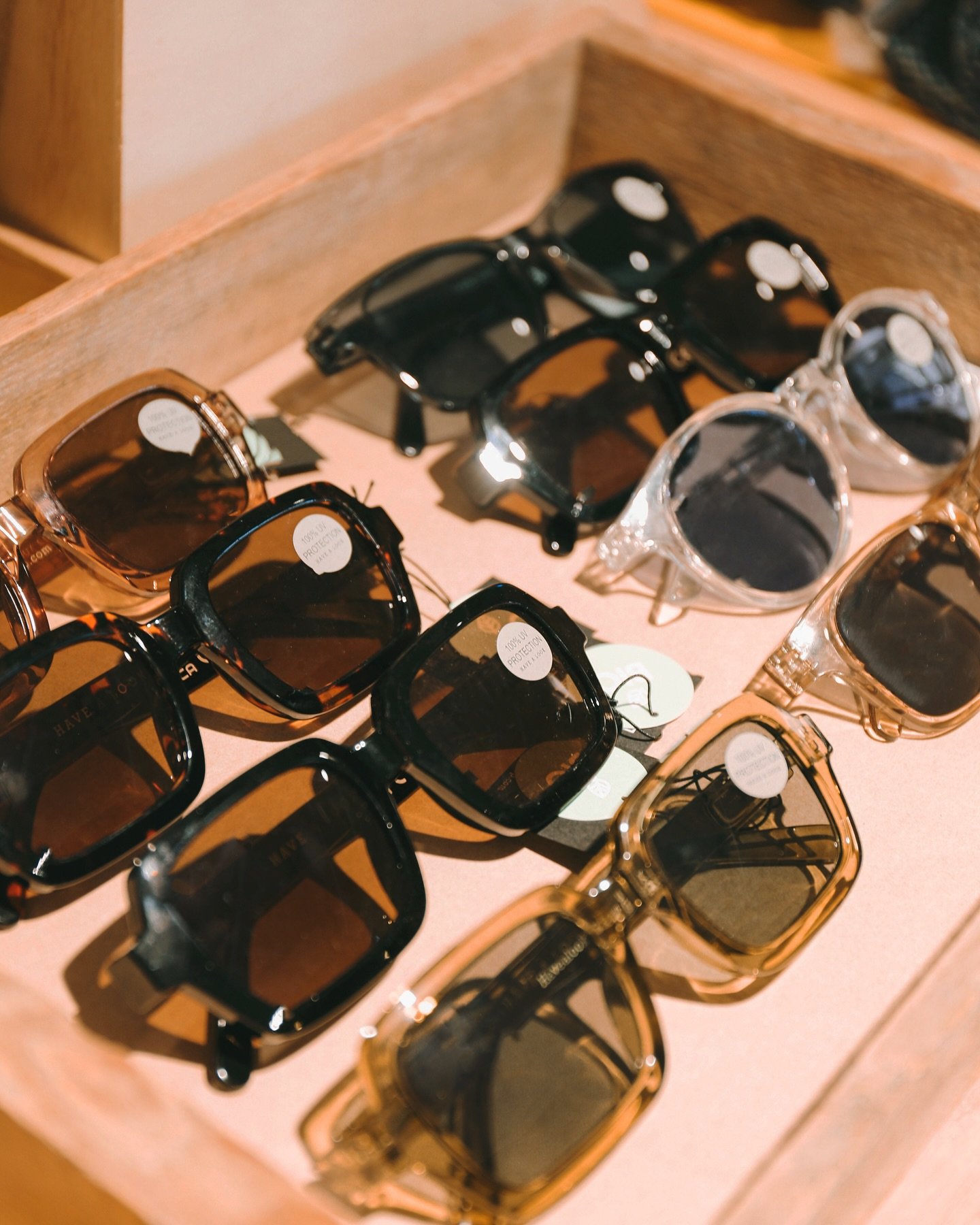 This week&rsquo;s top seller! 😎 who&rsquo;s loving this weather we&rsquo;ve been treated to?! 
#sunnies #sunglasses #may