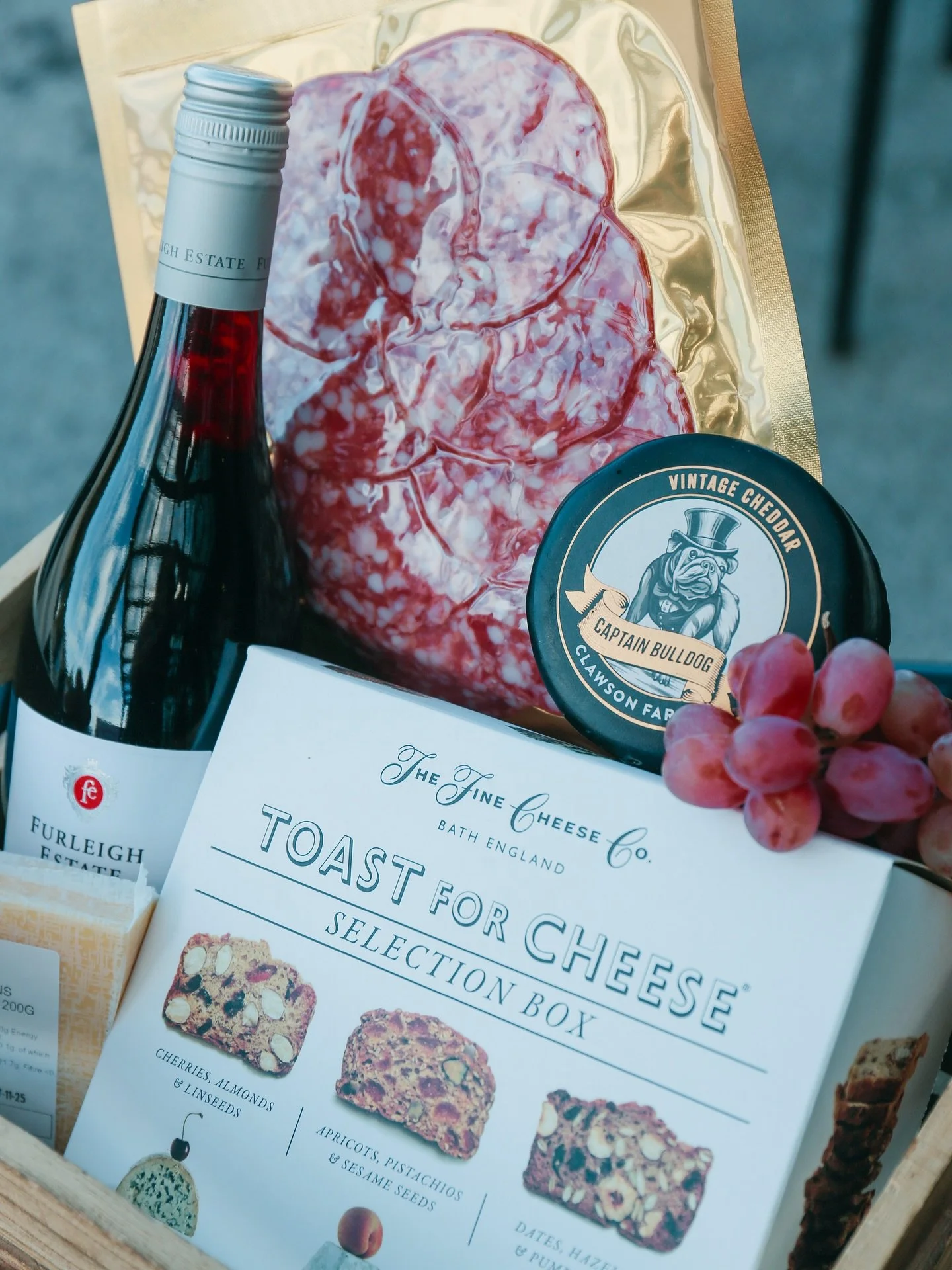 Just a few of our favorite things 🫶🏼
🍷 @furleigh.estate 
🧀 @longmancheese @clawsonfarms 
🍖 @framptonsbutchers 
🥖 @thefinecheeseco