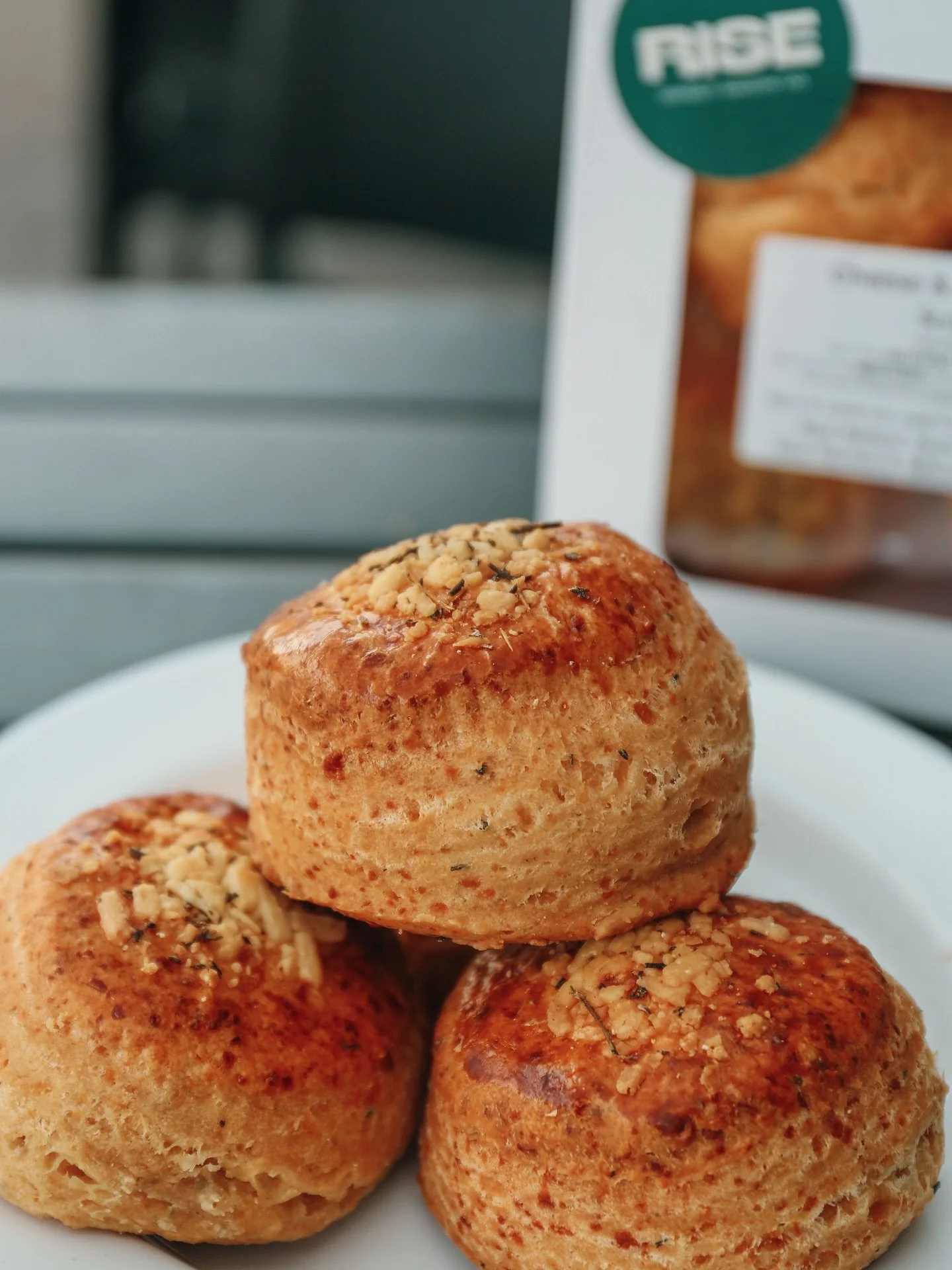 Cheese scones-have them warm, have them cold, serve them with a jar of chutney or pickle-however you have them, choose @risebakes scones π§