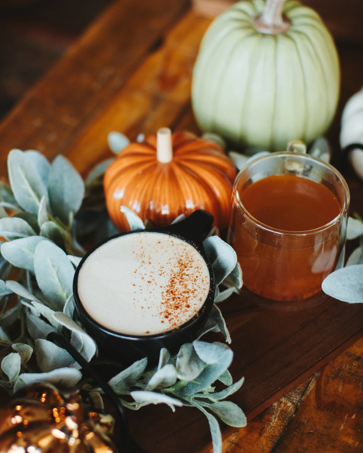 Today&rsquo;s a great day for a warming, spiced apple cider or spiced apple cider steamer (made with oat milk!). Stop in while our Fall seasonals are still around - a new holiday menu is coming soon! 🤫 
.
.
.
#coffee #coffeeshop #local #shoplocal #l