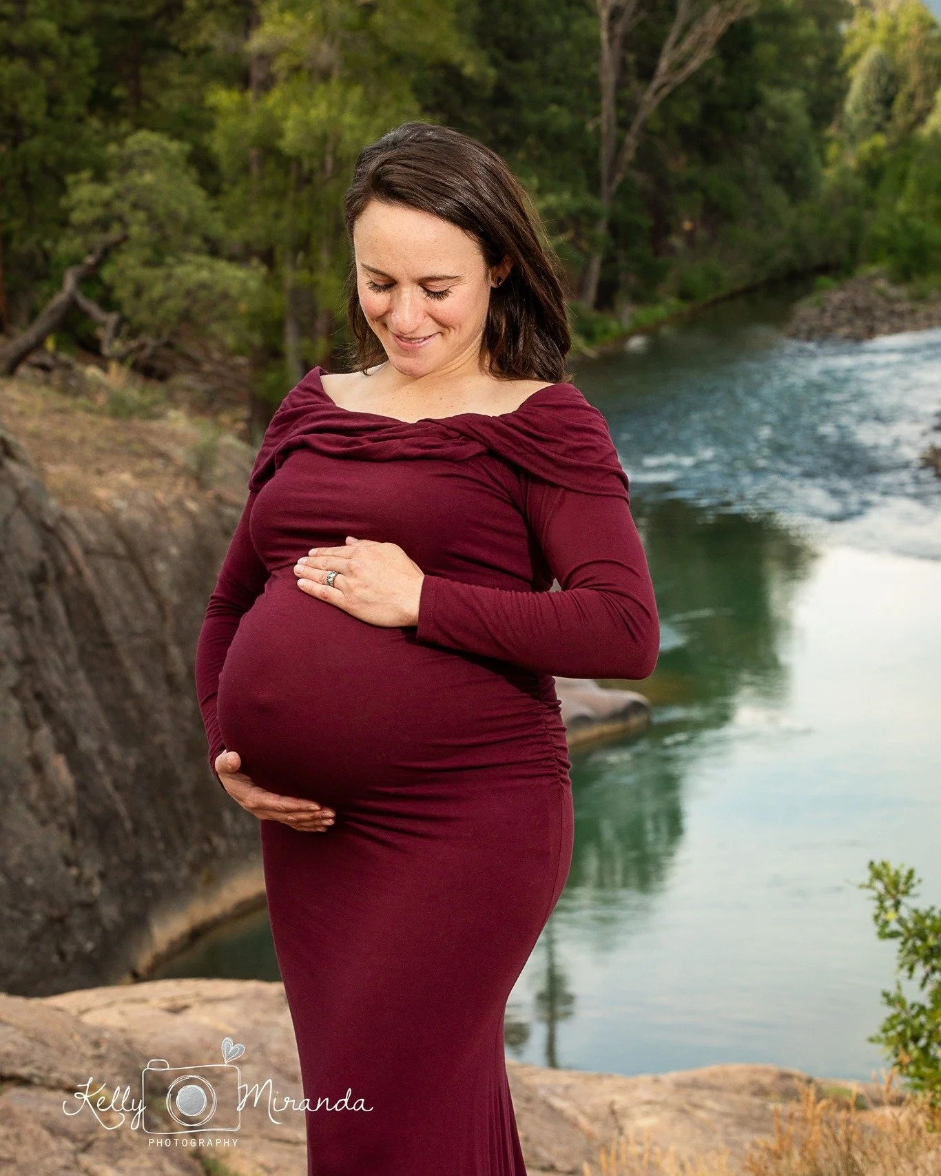 Just waiting for sweet baby sister to make her appearance! Love how excited this girl is about getting upgraded to big sister status! 
.
.
.
.
.
.
.
 #cortezfamilyphotographer #farmingtonfamilyphotos #farmingtonfamilyphotographer #farmingtonfamilypho