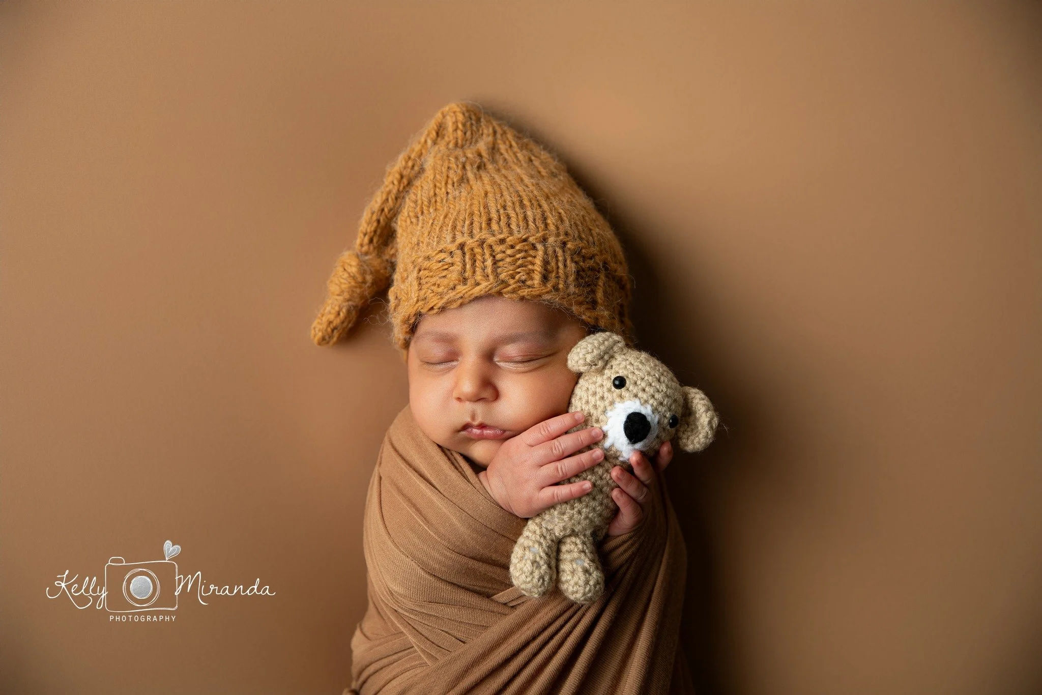 This little squish 😍 Now booking newborn sessions for mamas due November 2025 to April 2026
.
.
.
.
.
.
.
 #farmingtonnewbornphotos #farmingtonnewbornphotographer #bayfieldnewbornphotography #bayfieldnewbornphotographer #corteznewbornphotographers #