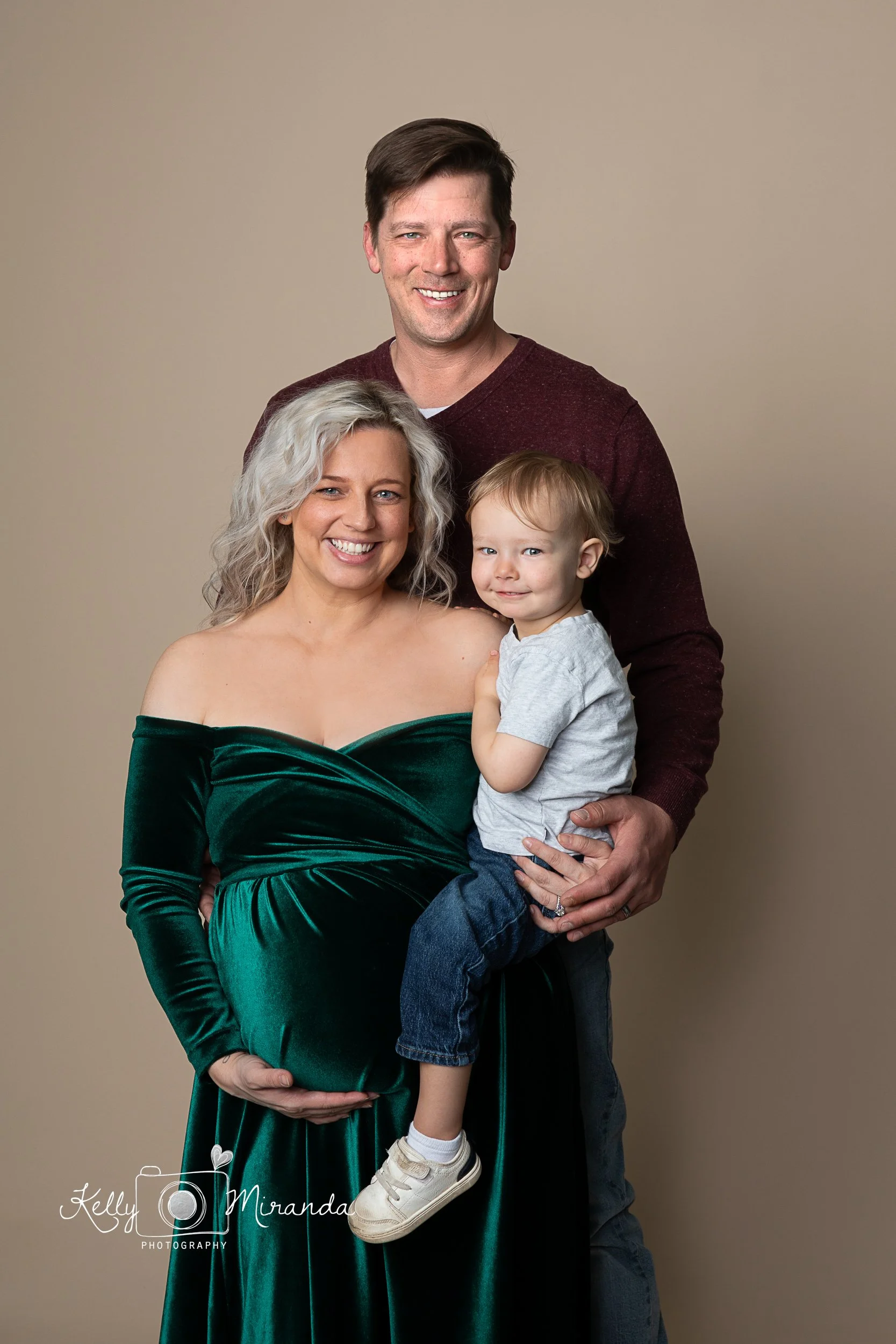 Natalie and Eric Maternity WEB 01.jpg