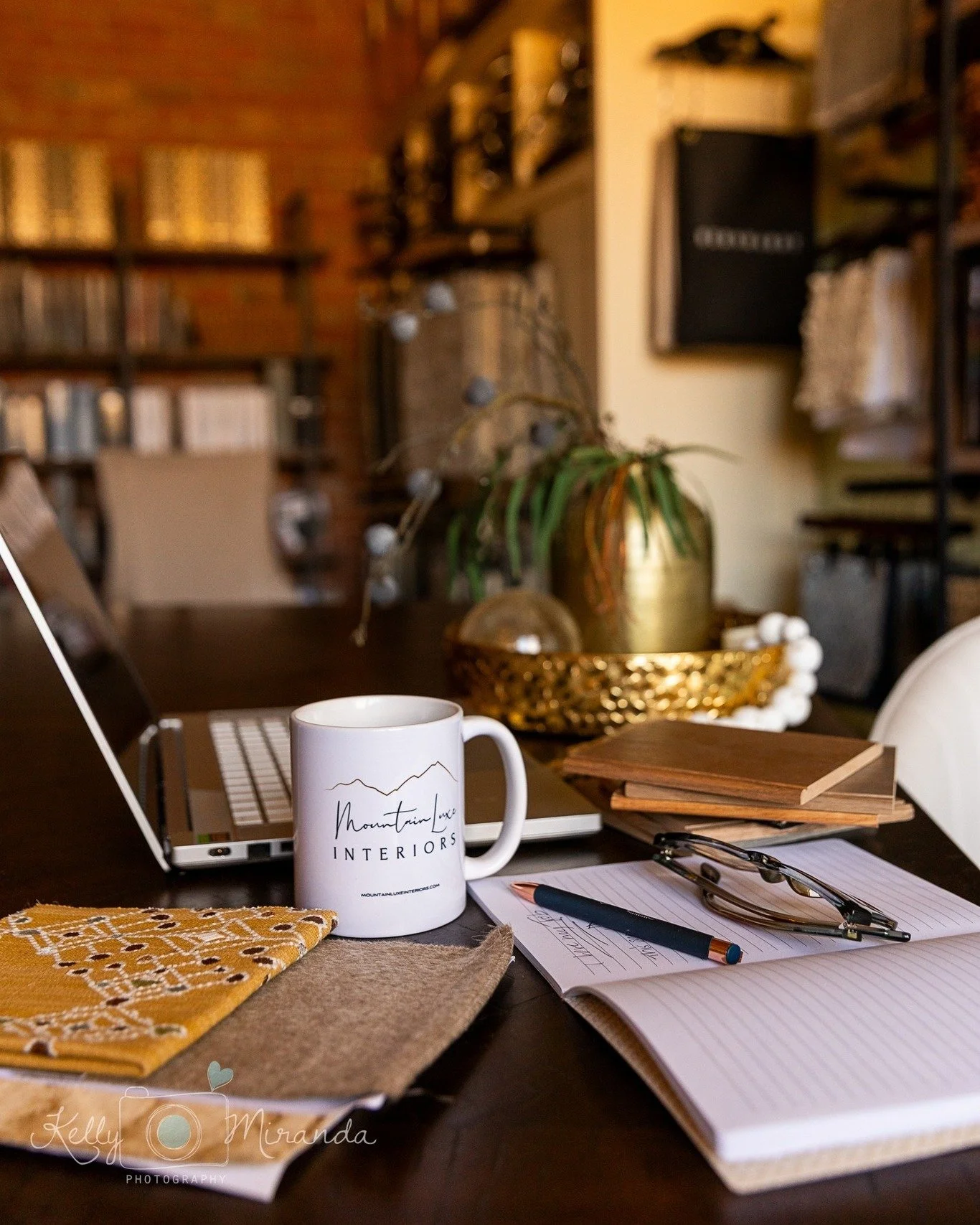 So excited to share this Branding and Marketing session I recently did with @mountainluxeinteriors. What the heck is a Branding and Marketing Session? A branding and marketing session is more than just headshots. This session showcase the what, who, 