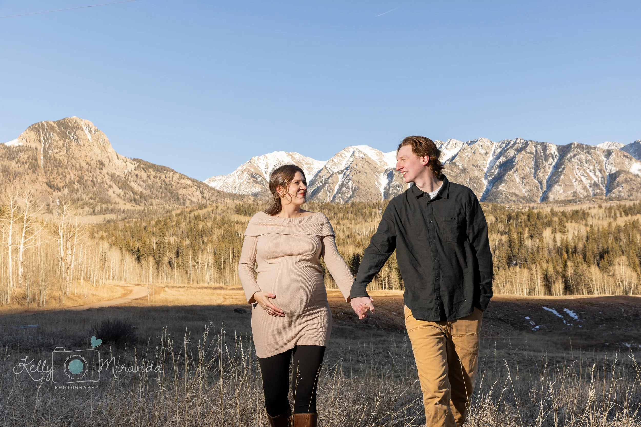 Emma and Zach’s Winter Maternity and Newborn Portraits in Durango, Colorado