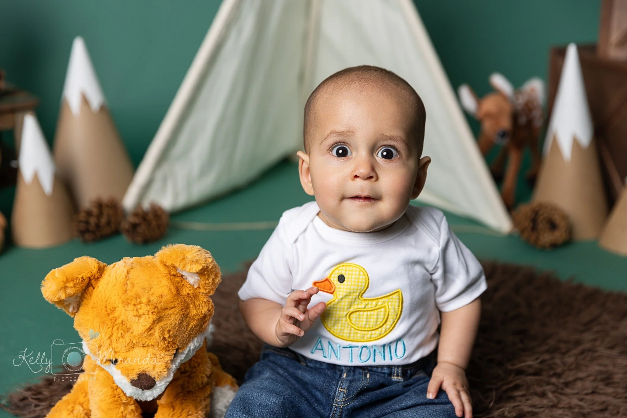 He was not too sure about me at first! 😂
.
.
.
.
.
.
.
 #cortezfamilyphotographer #farmingtonfamilyphotos #farmingtonfamilyphotographer #farmingtonfamilyphotographerr #farmingtonfamilyphotograhpher #DurangoPhotography #ProfessionalPortraits #Support