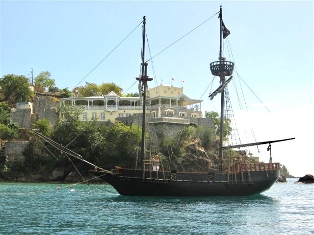 Carteza at anchor bst.jpeg