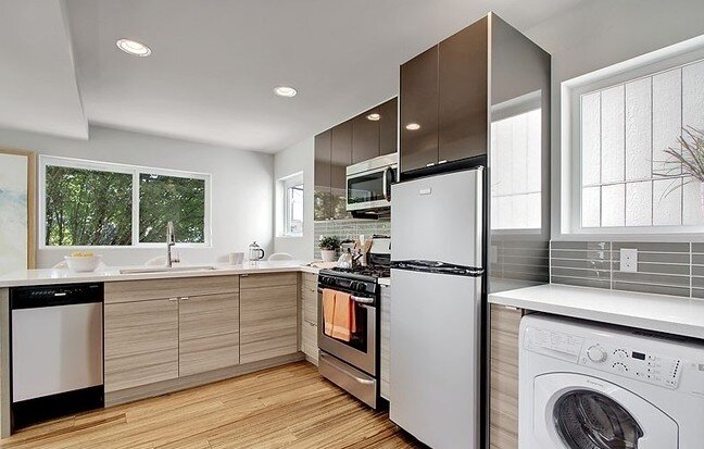 Koga is situated in one of the city’s trendiest and most iconic locations with amenities just steps away. Building amenities include a large dog run, outbuilding with lockers, and bike storage. Units boast open-floor concepts and feature high-end fin