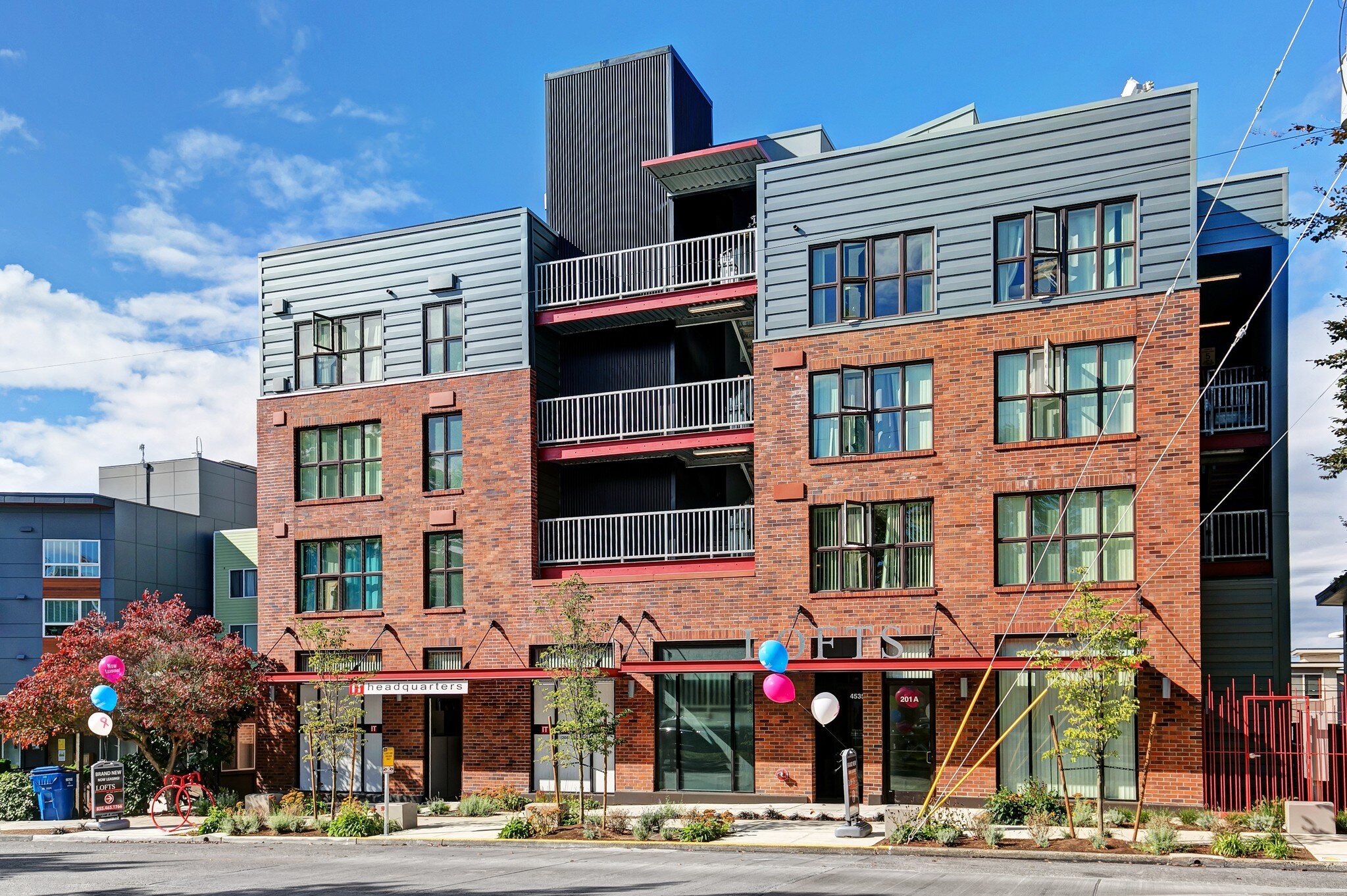 Lofts is far enough removed from the hustle & bustle to be called serene, yet around the corner from everything you need. The luxurious rooftop deck has beautiful views of Puget Sounds and the West Seattle skyline. Each floor plan is designed to ful