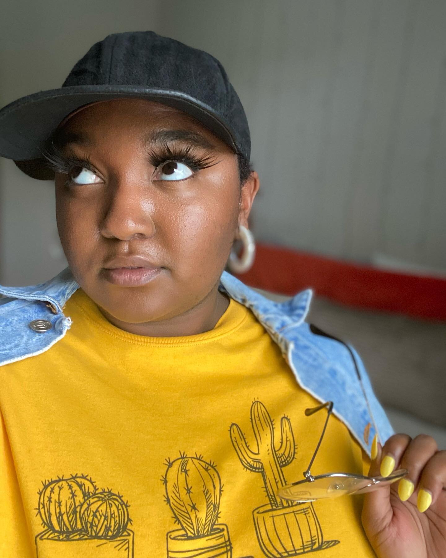 Had to look up because that&rsquo;s where I&rsquo;m going. ☝🏾
&bull;
Swipe to see the whole fit cuz my pants 🔥😝 Book an image consultation at www.richellekconsulting.com/services
&bull;
#fashionista #richellekconsulting #stylist #styleconsulting #