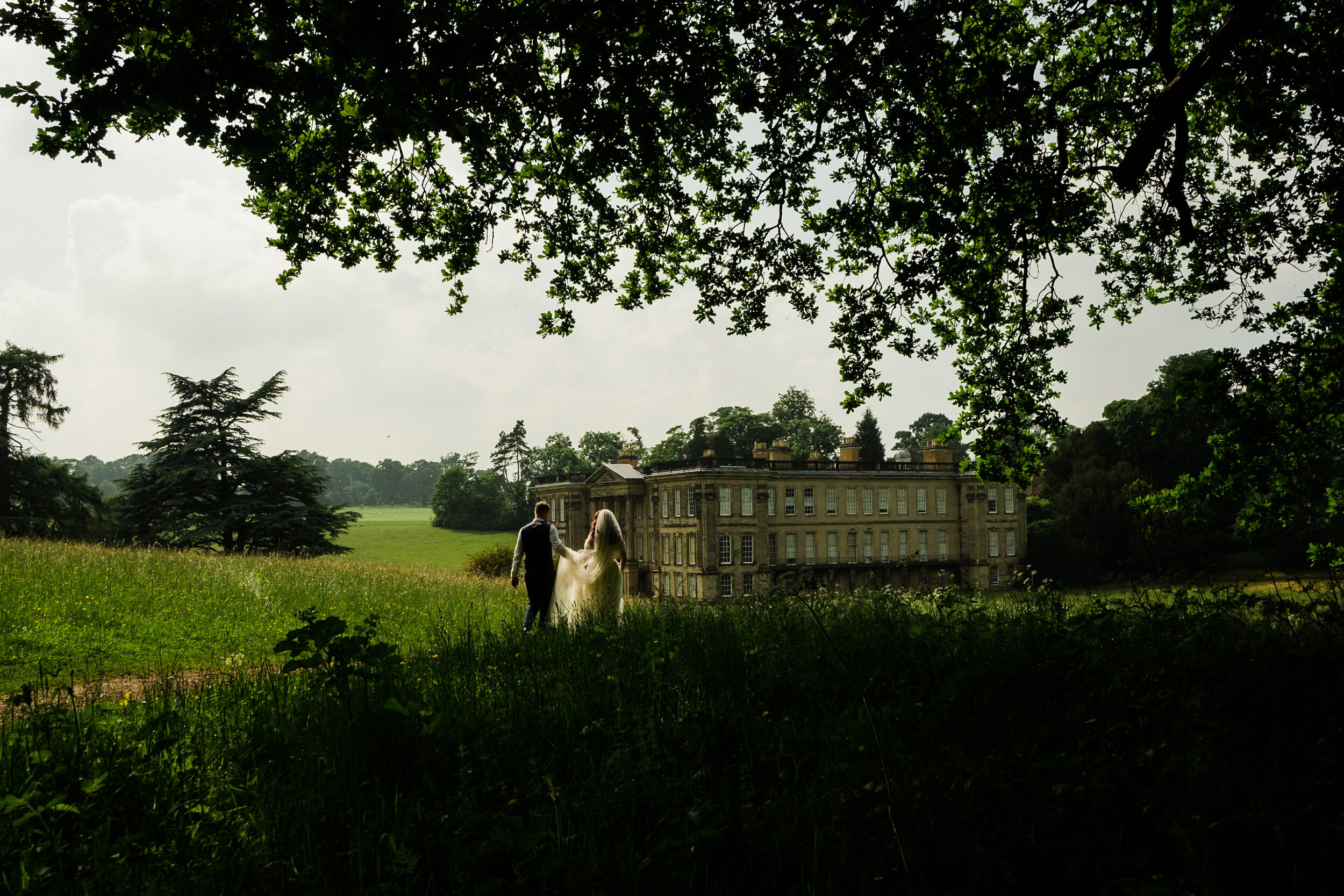the-riding-school-calke-abbey-derbyshire-edgy-luxury-alternative-documentary-wedding-photographer-2500px_100076.jpg