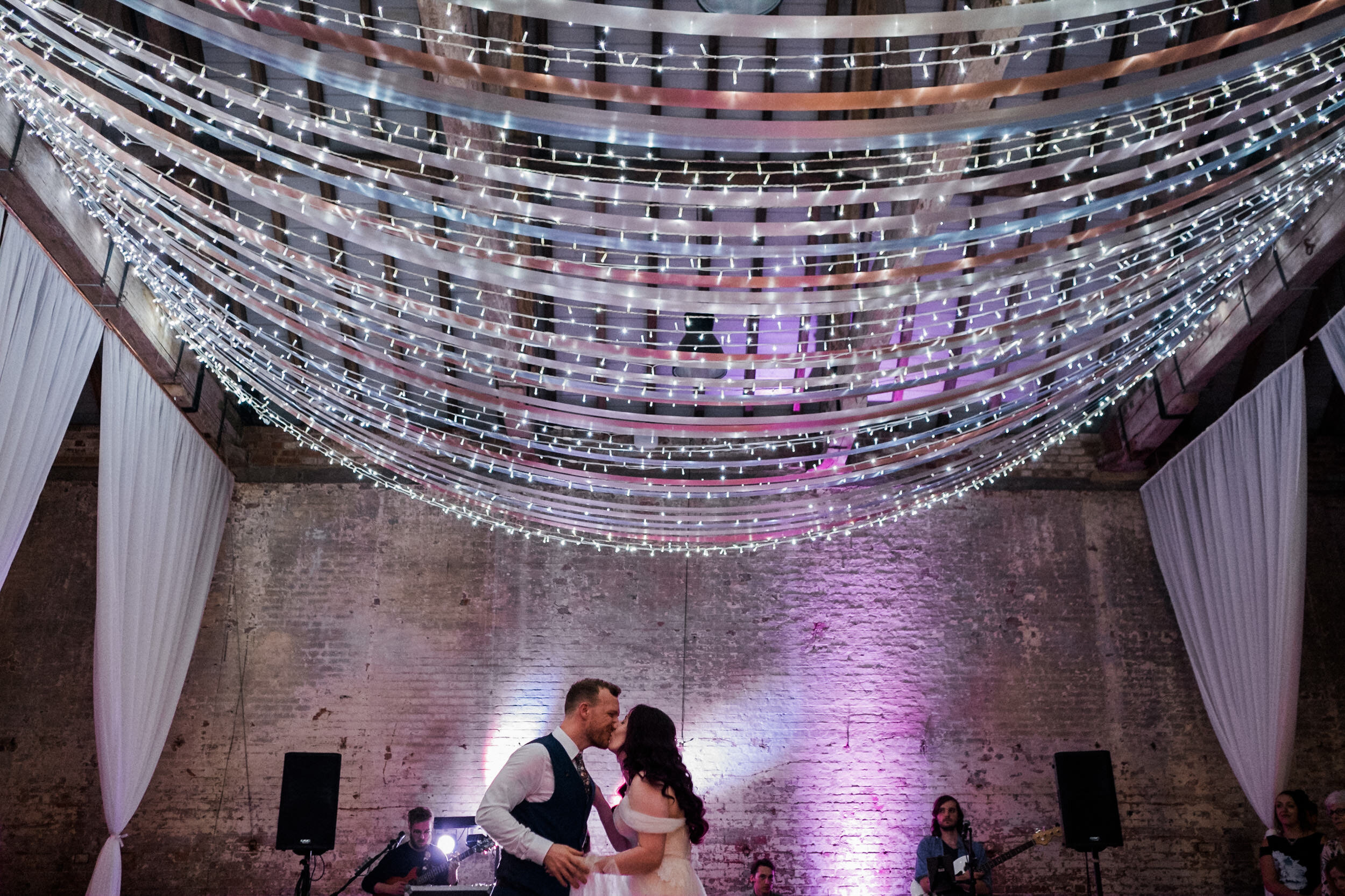 the-riding-school-calke-abbey-derbyshire-edgy-luxury-alternative-documentary-wedding-photographer-2500px_100107.jpg