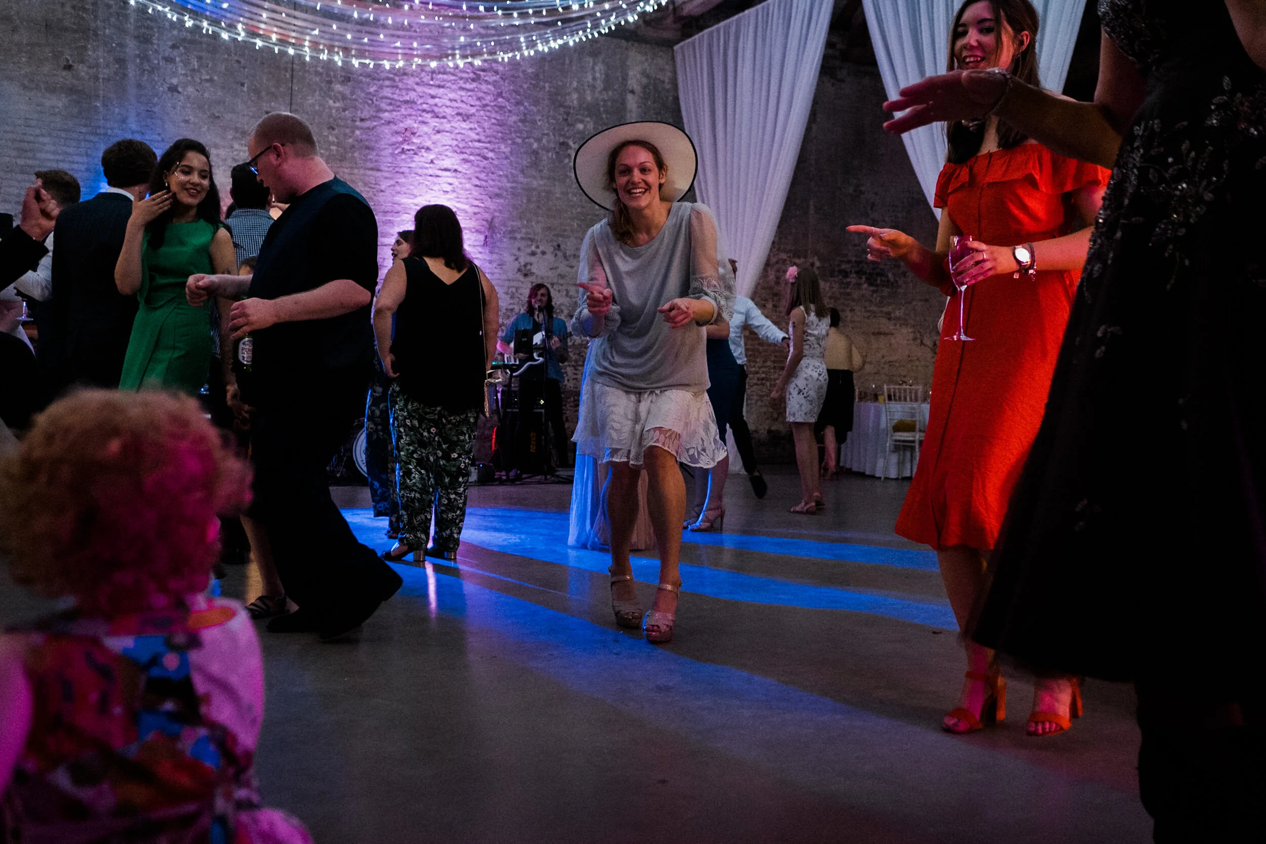 the-riding-school-calke-abbey-derbyshire-edgy-luxury-alternative-documentary-wedding-photographer-2500px_100109.jpg