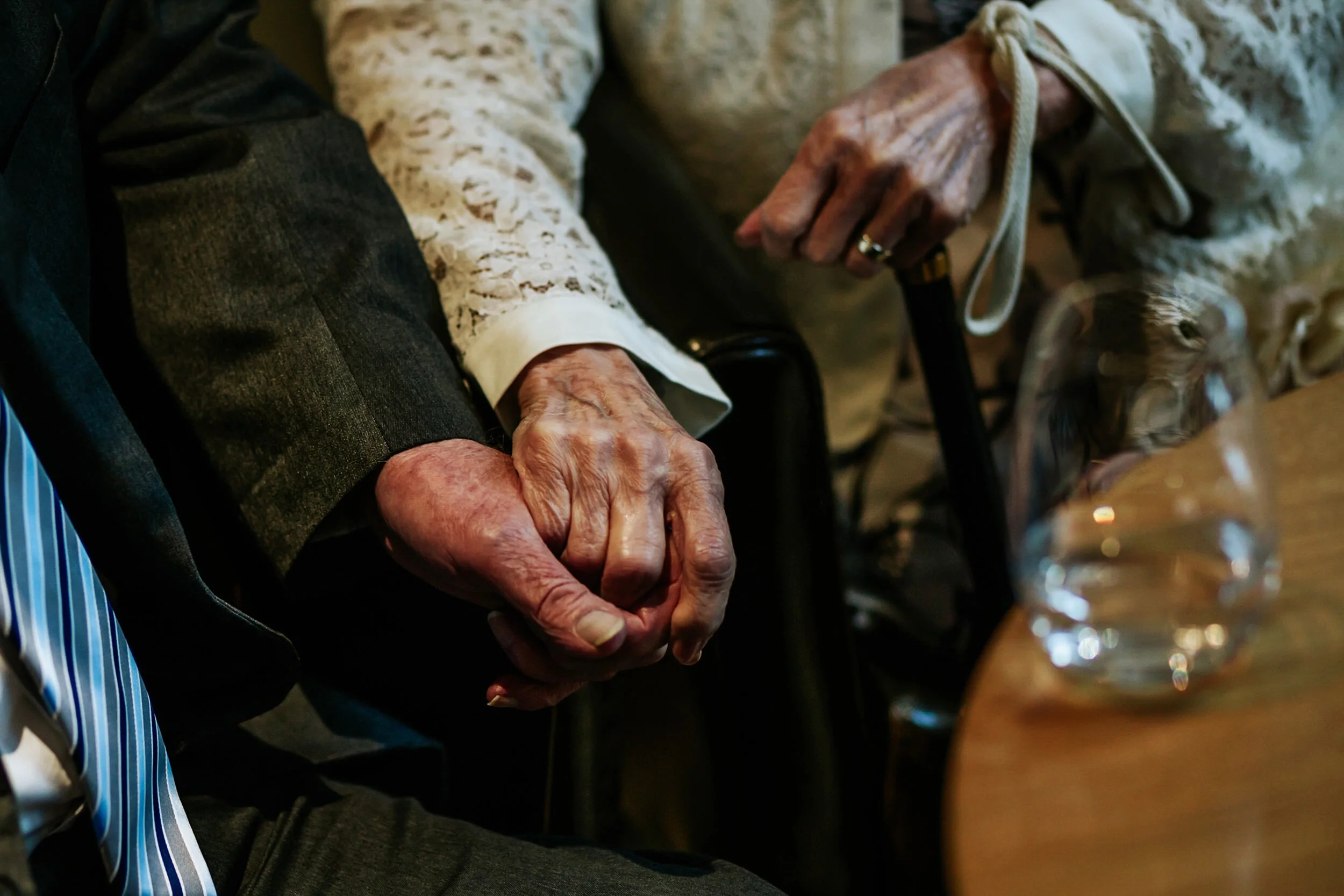 best-documentary-wedding-photographer-mythe-barn.JPG