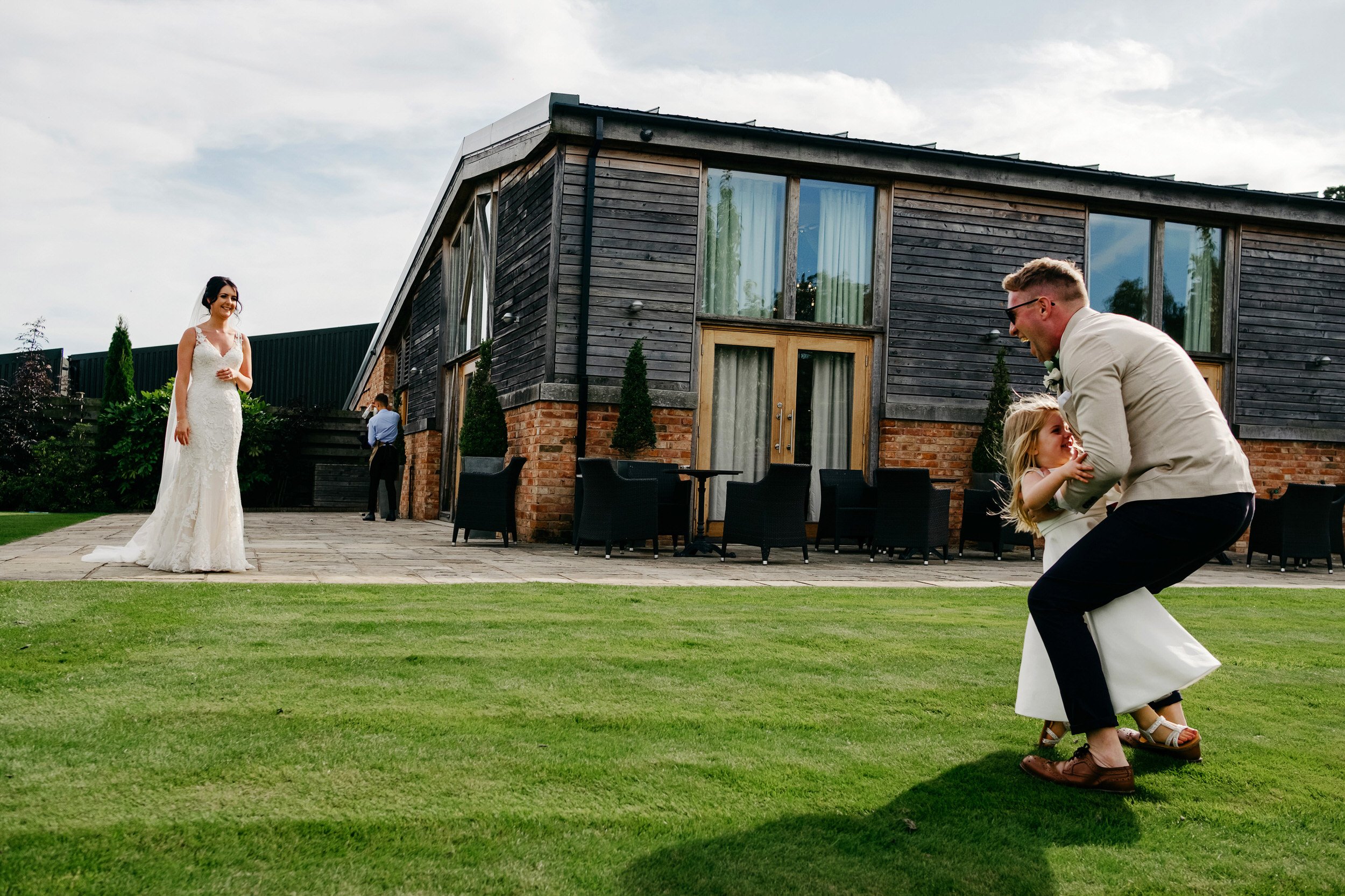 mythe-barn-wedding-photographer-100242.jpg