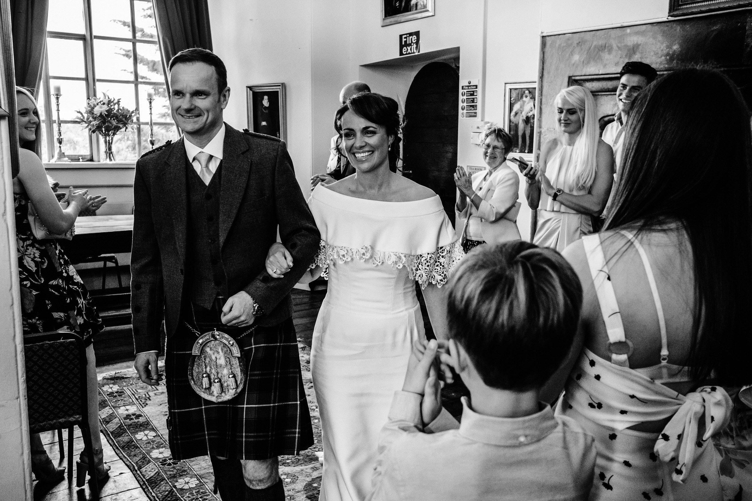 alrewas hayes-tutbury castle-wedding-photographer-100112.jpg