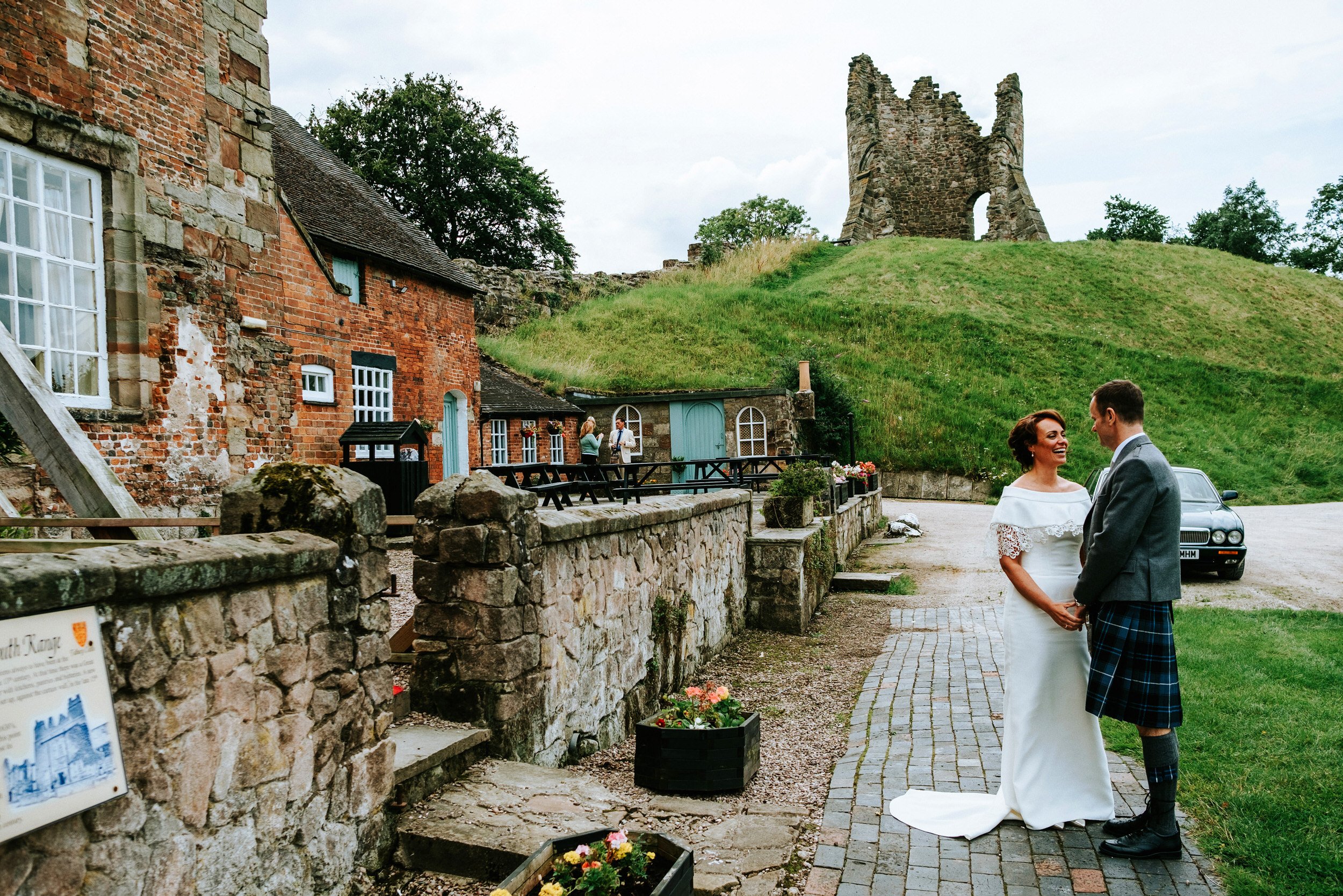 alrewas hayes-tutbury castle-wedding-photographer-100116.jpg