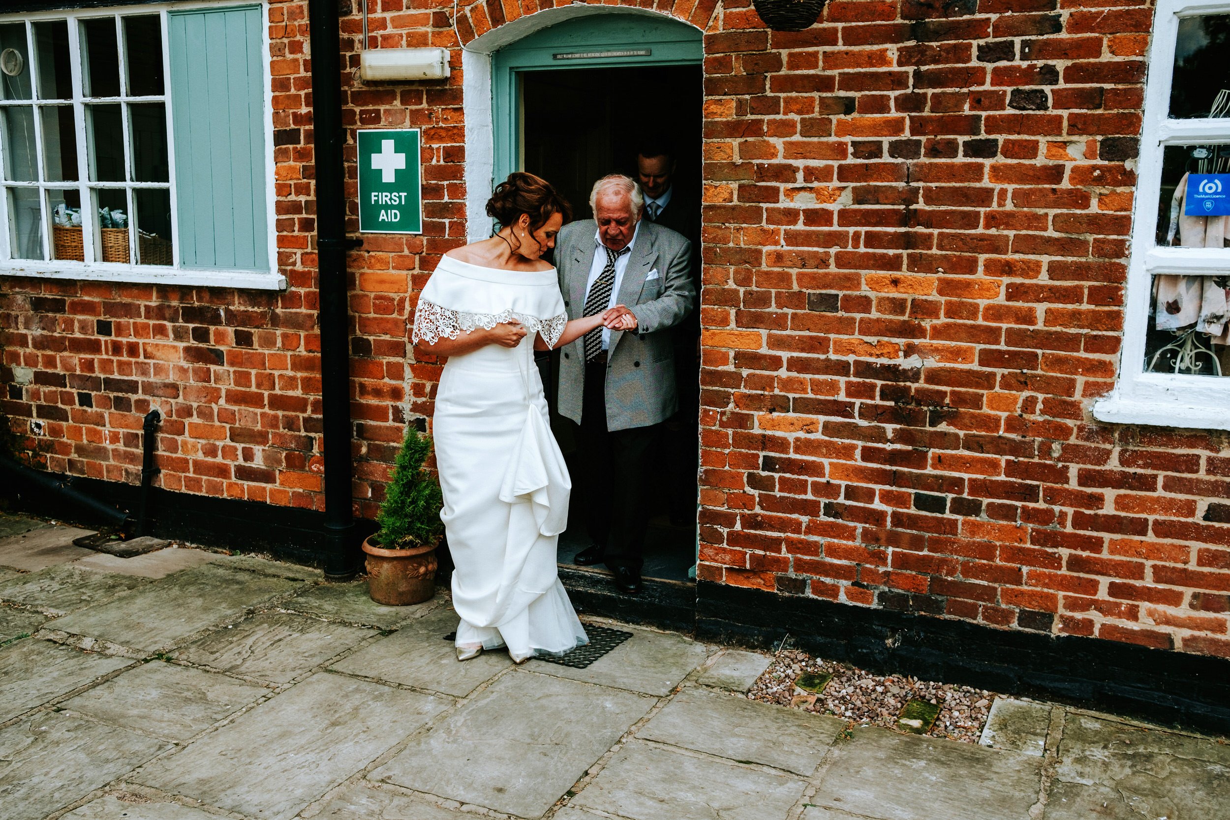 alrewas hayes-tutbury castle-wedding-photographer-100145.jpg