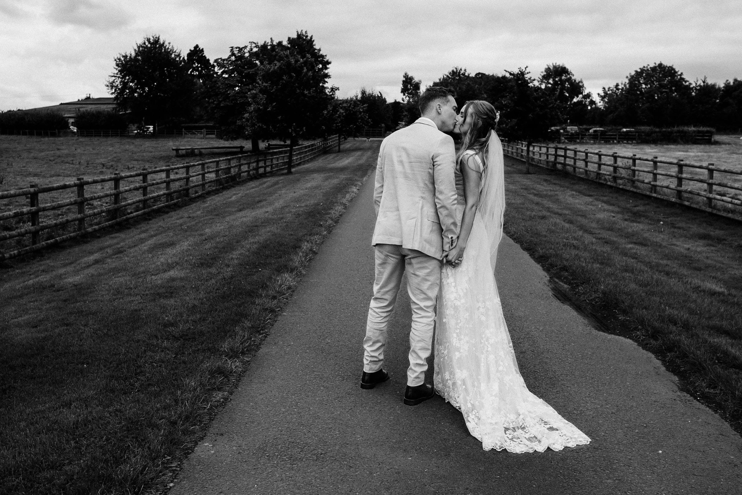 mythe-barn-wedding-photographer-10015 copy.jpg