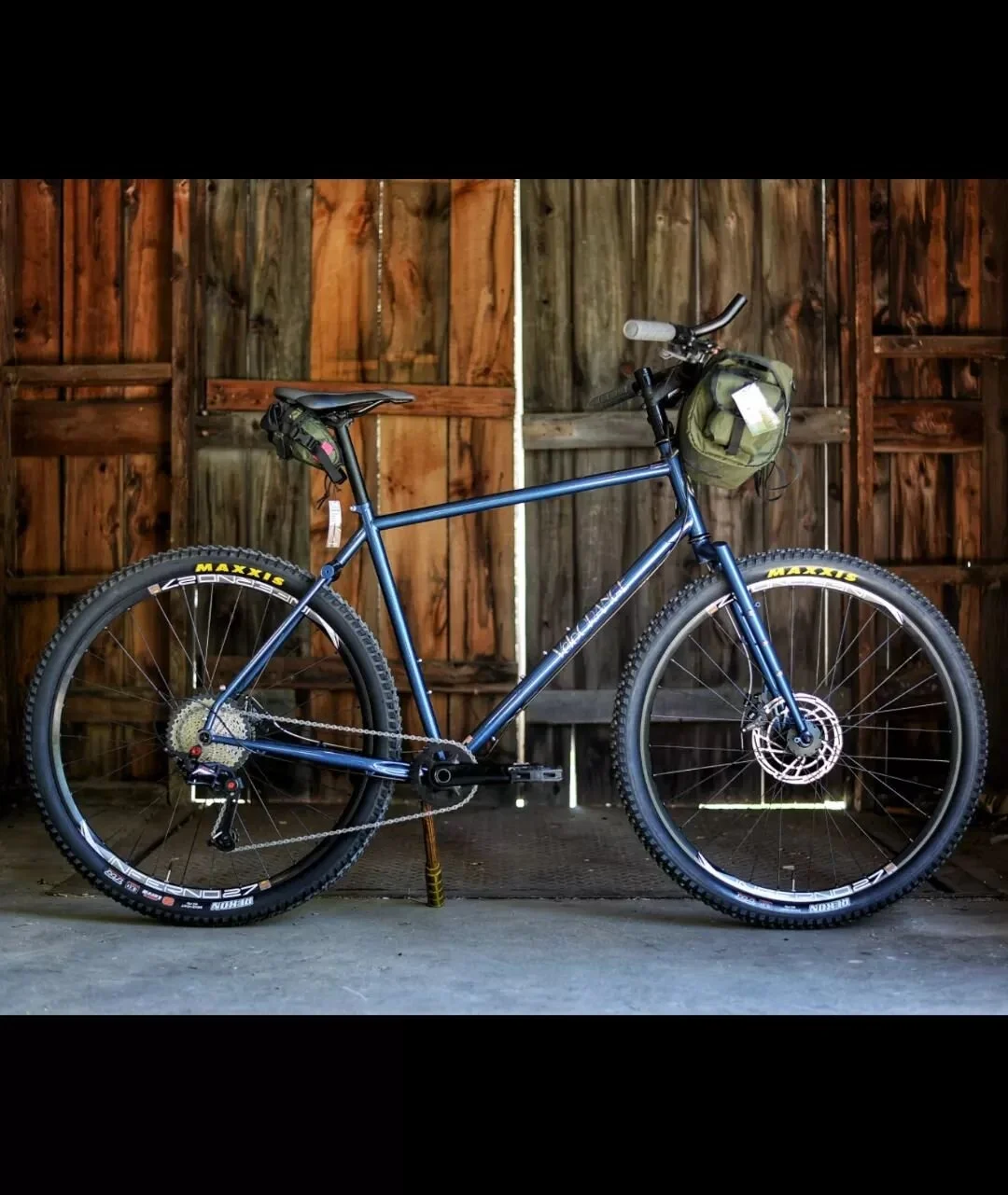 Here's your new #bikepacking rig: the @velo_orange Piolet in deep metallic blue! Come try it out!
.
.
#custombuilt #bikelife #bikepacking #veloorange #piolet #veloorangepiolet #offroadtour #chromoly #steelisreal