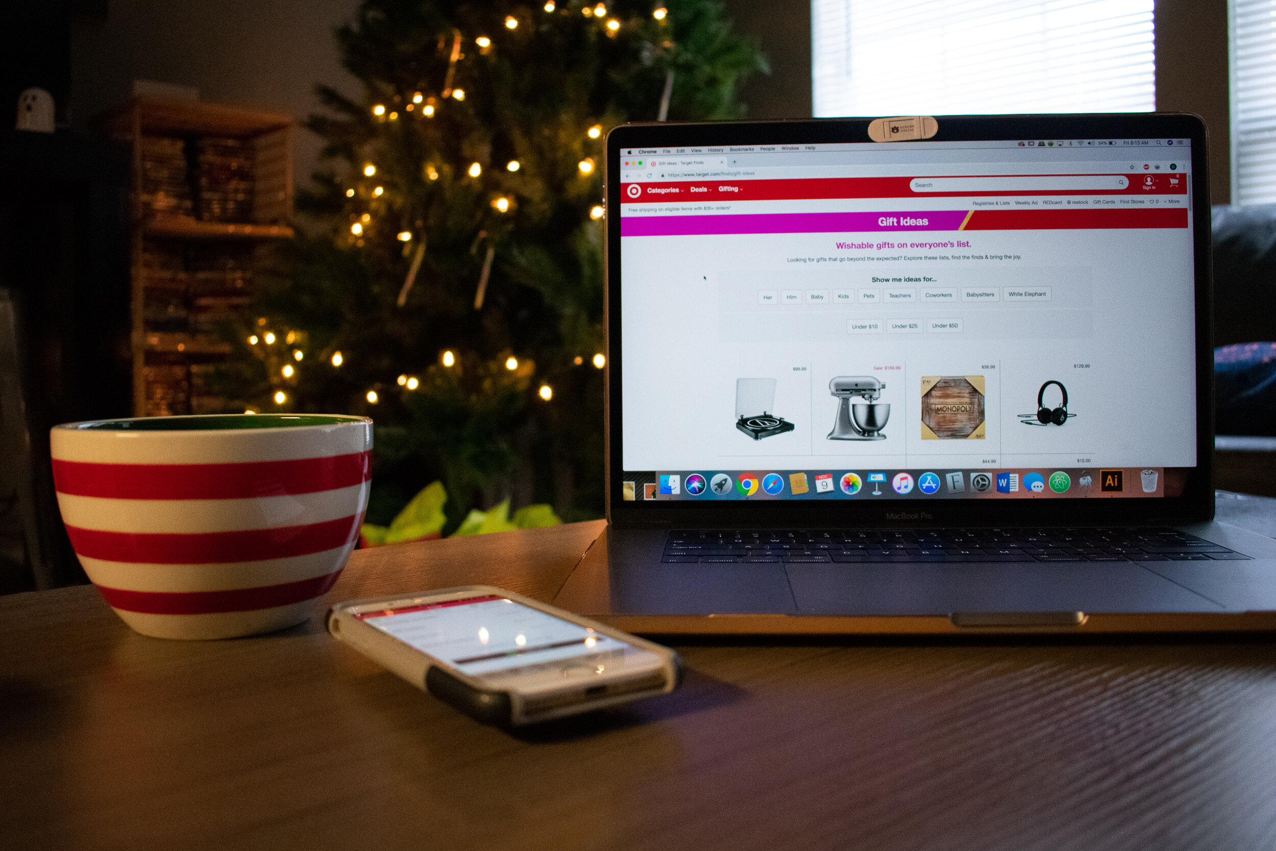 The Holiday Shopping Apps We Love Most / December 2018