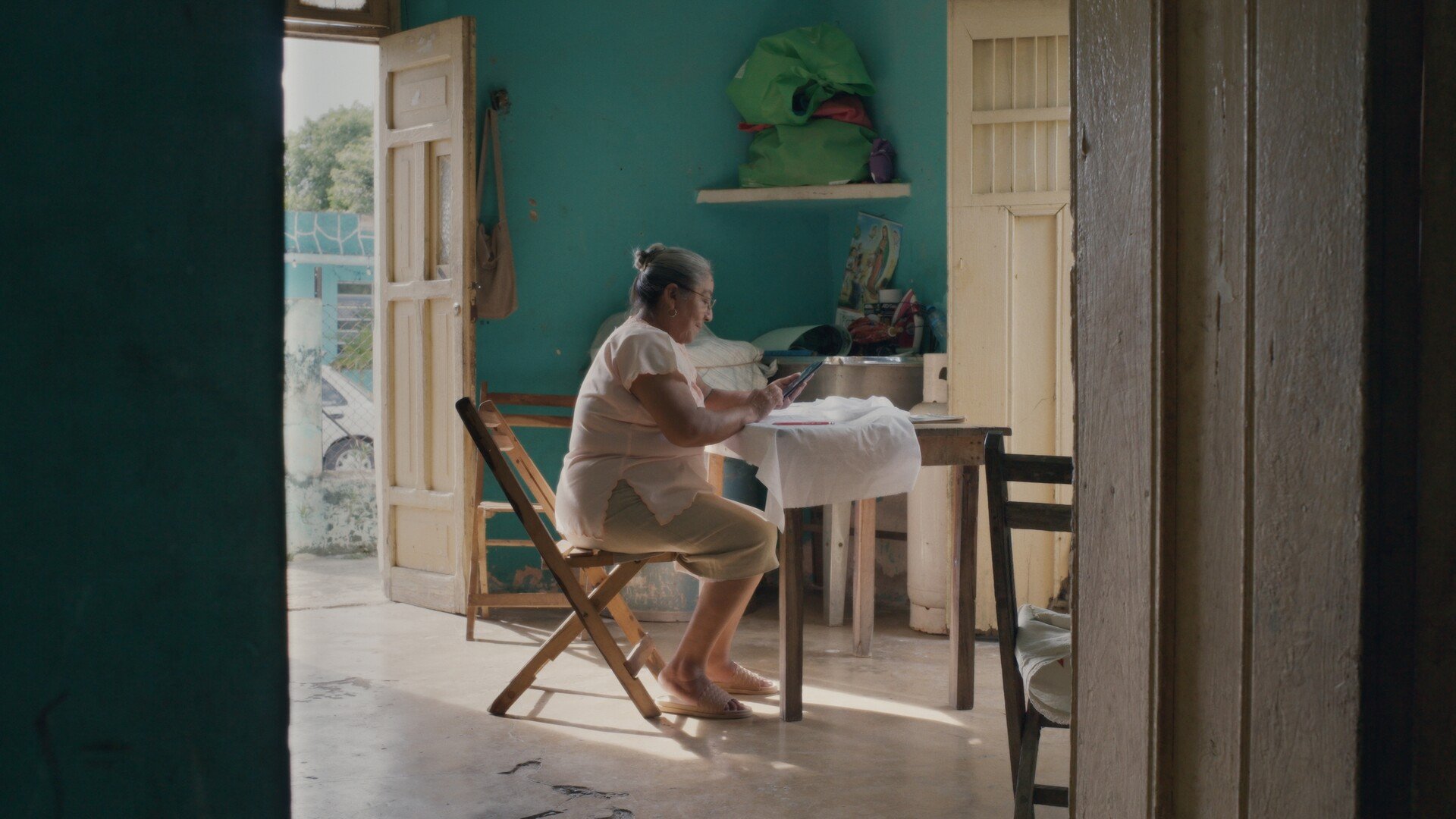 Somewhere Between Dusk and Rain dir. Busra Coduroglu 