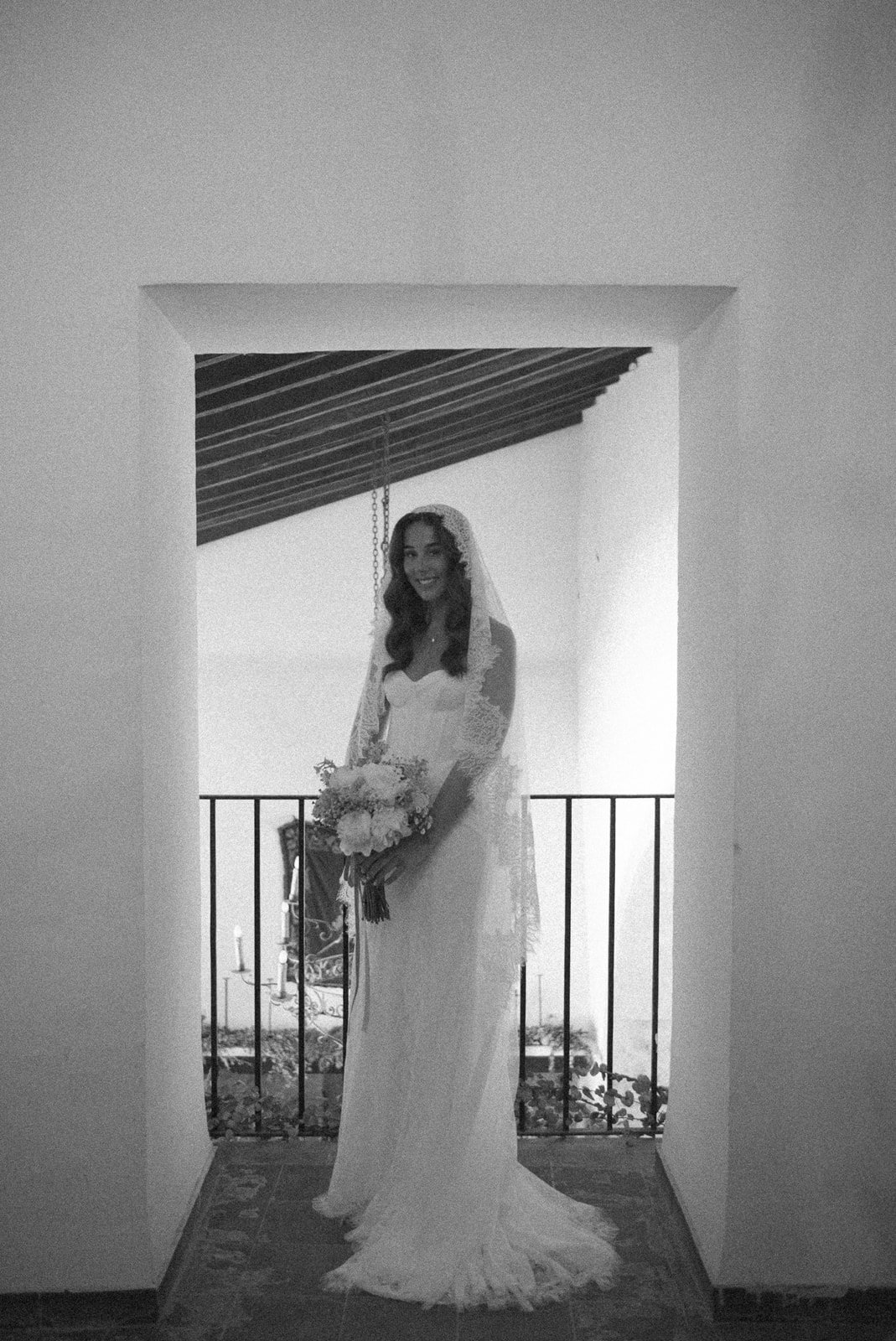 Editorial wedding portrait in Alicante