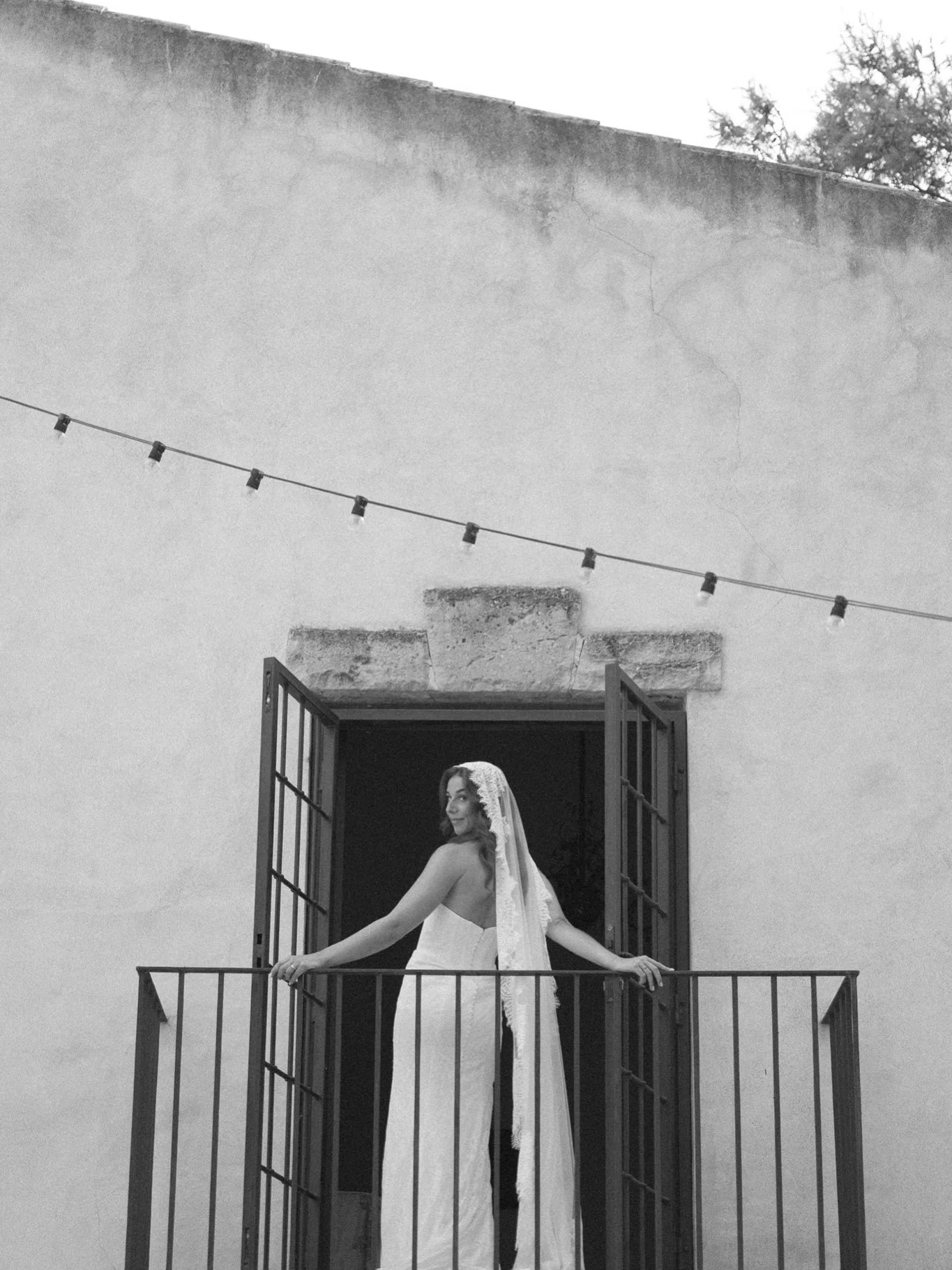 TILLY &amp; JONO | ALICANTE, SPAIN

A little glimpse into the morning of Tilly &amp; Jono&rsquo;s wedding at Finca Torre Bosch in Alicante, Spain.

Lace veils, beautiful bridal details, final touches and those little moments of anticipation before wa