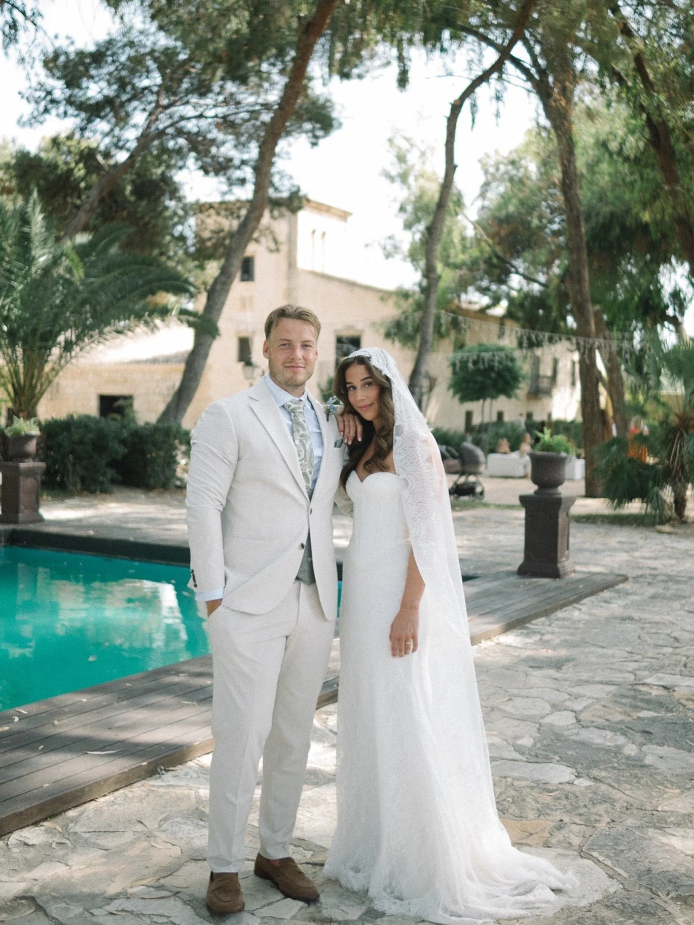 TILLY &amp; JONO | ALICANTE, SPAIN

Stealing a little time away from the celebrations for some portraits in that beautiful Alicante light.

Romantic, a little cinematic, and completely them.

THE DETAILS

Couple | @jonot96 @tilly_tallent
Venue | @fin