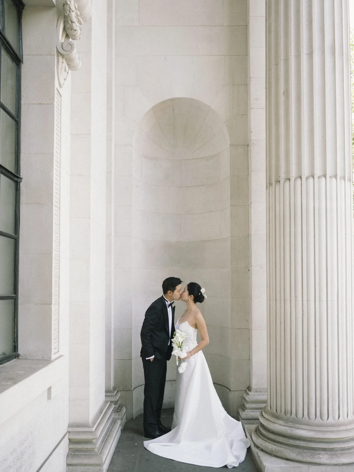 THE LONDON EDIT | PHYLLIS &amp; REX

So excited to finally share this beautiful London wedding.

From getting ready at Home House to their ceremony at Marylebone Town Hall, followed by portraits around the streets of London.

A gorgeous couple, incre