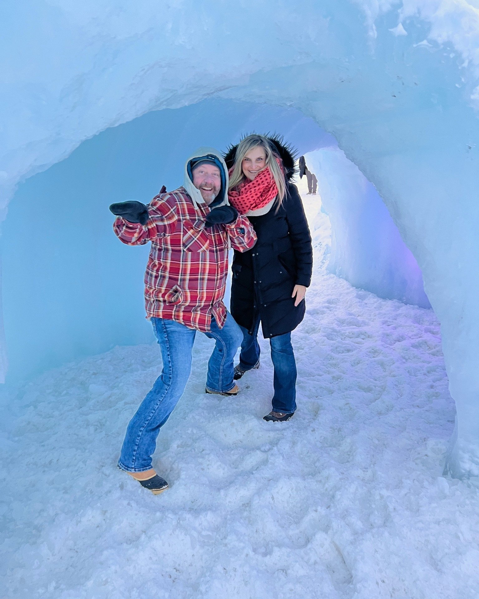 Hi, I&rsquo;m Laura ✨
Artist. Adventurer at heart. Warm-weather lover&hellip; occasionally found in ice castles ❄️

This is Brett &mdash; my love, my travel buddy, my favorite reason to say yes to new experiences (even cold ones). While I dream of su