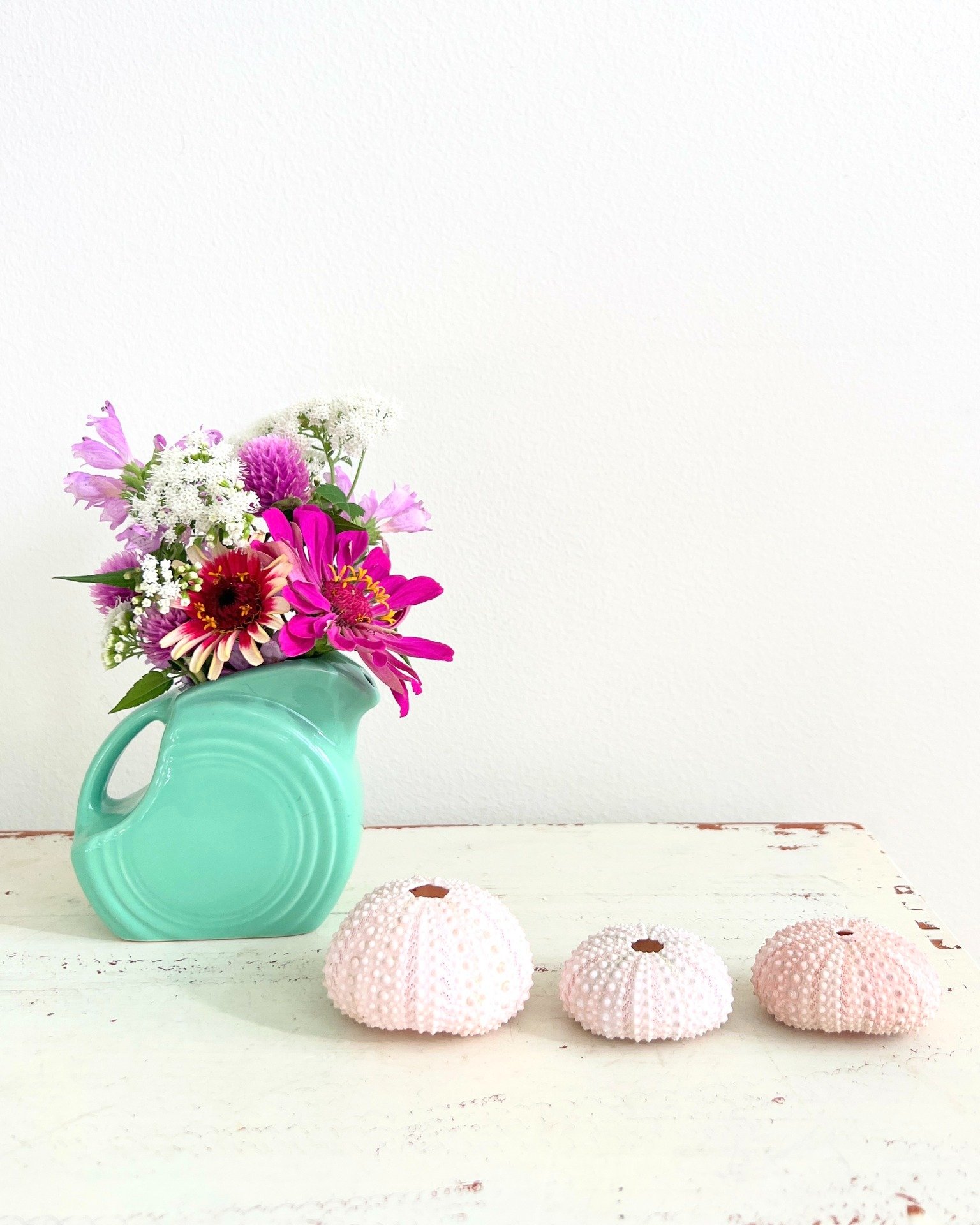 A little pause today&hellip;

Soft petals, gentle shapes, and little treasures I&rsquo;ve been holding onto are home with me.

I&rsquo;m carrying a little calm from the island, letting it linger in quiet, everyday moments. 🌸

What little things are 