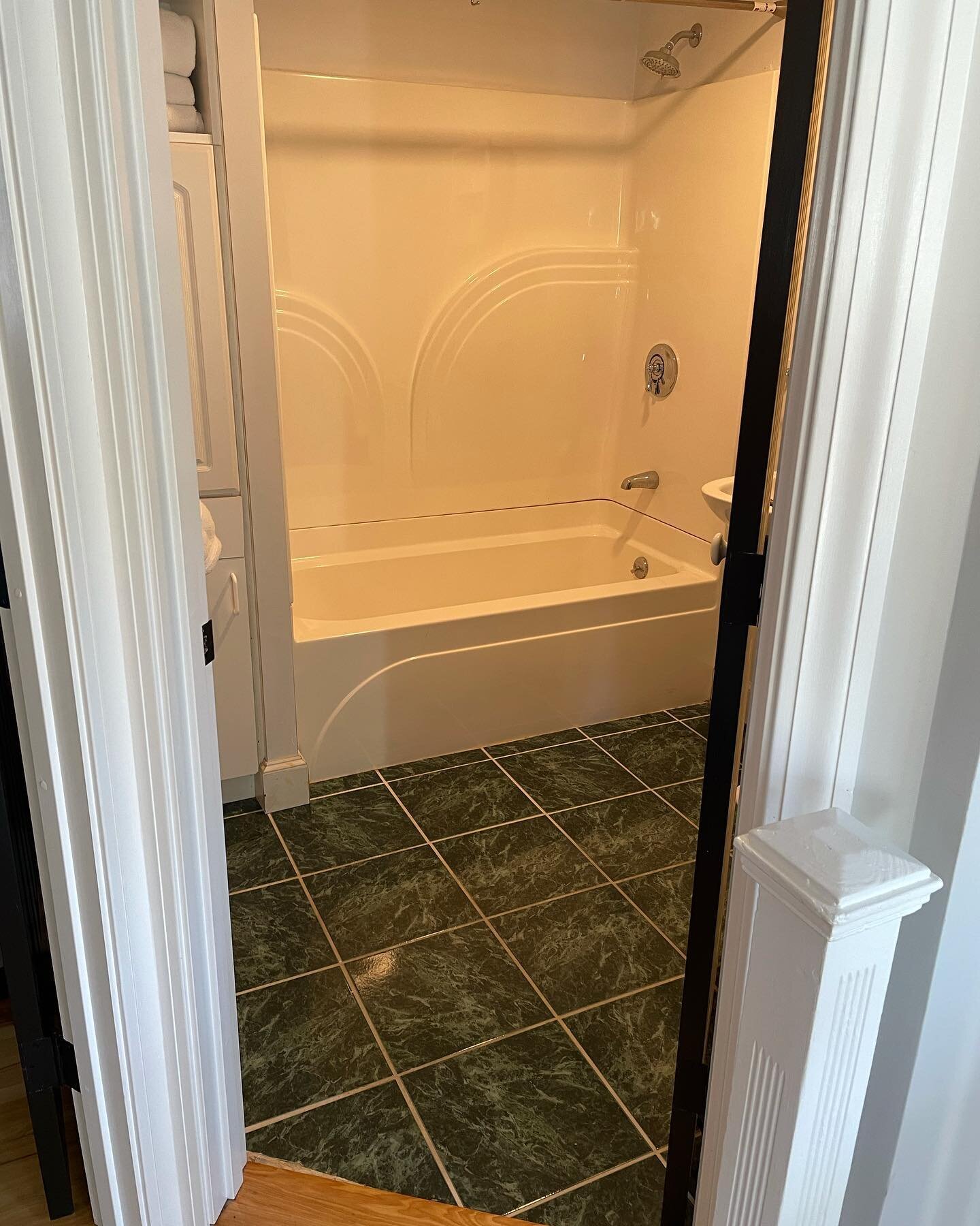 It&rsquo;s bathroom reno season!