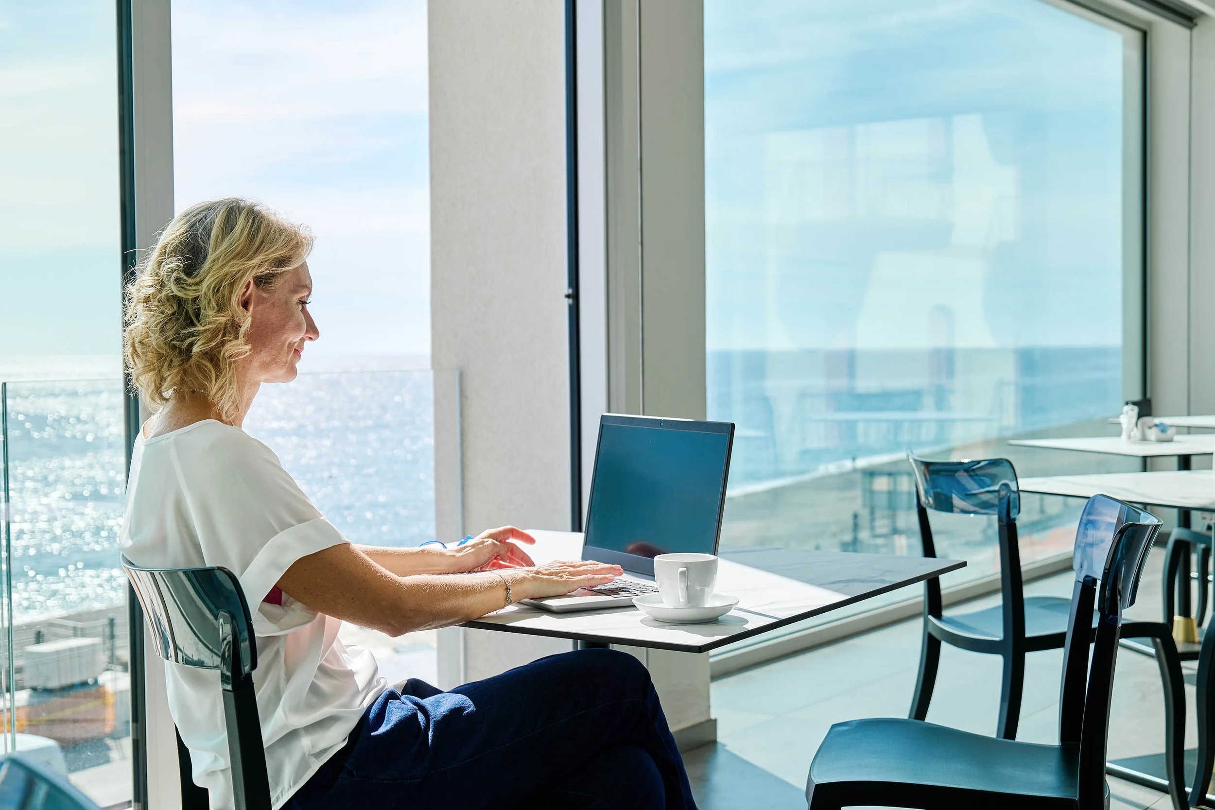 Working from Home Across Borders: What Expenses Can Your Company Reimburse?